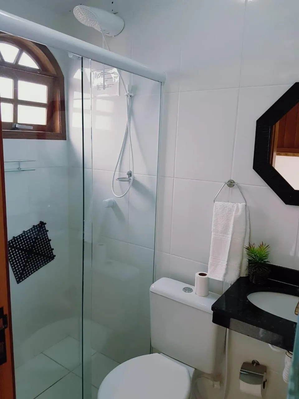 Shower in Hope Pousada