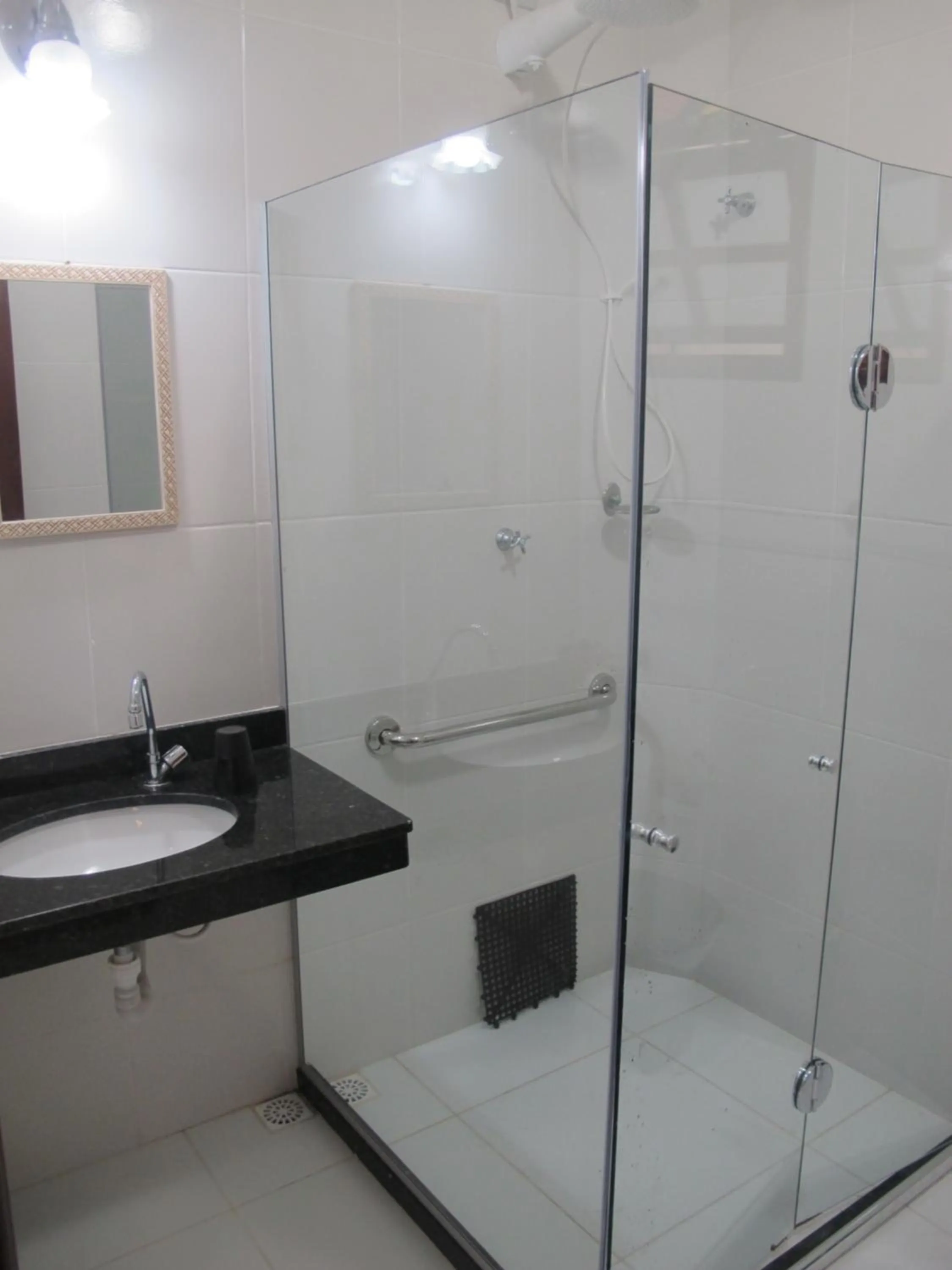 Shower in Hope Pousada