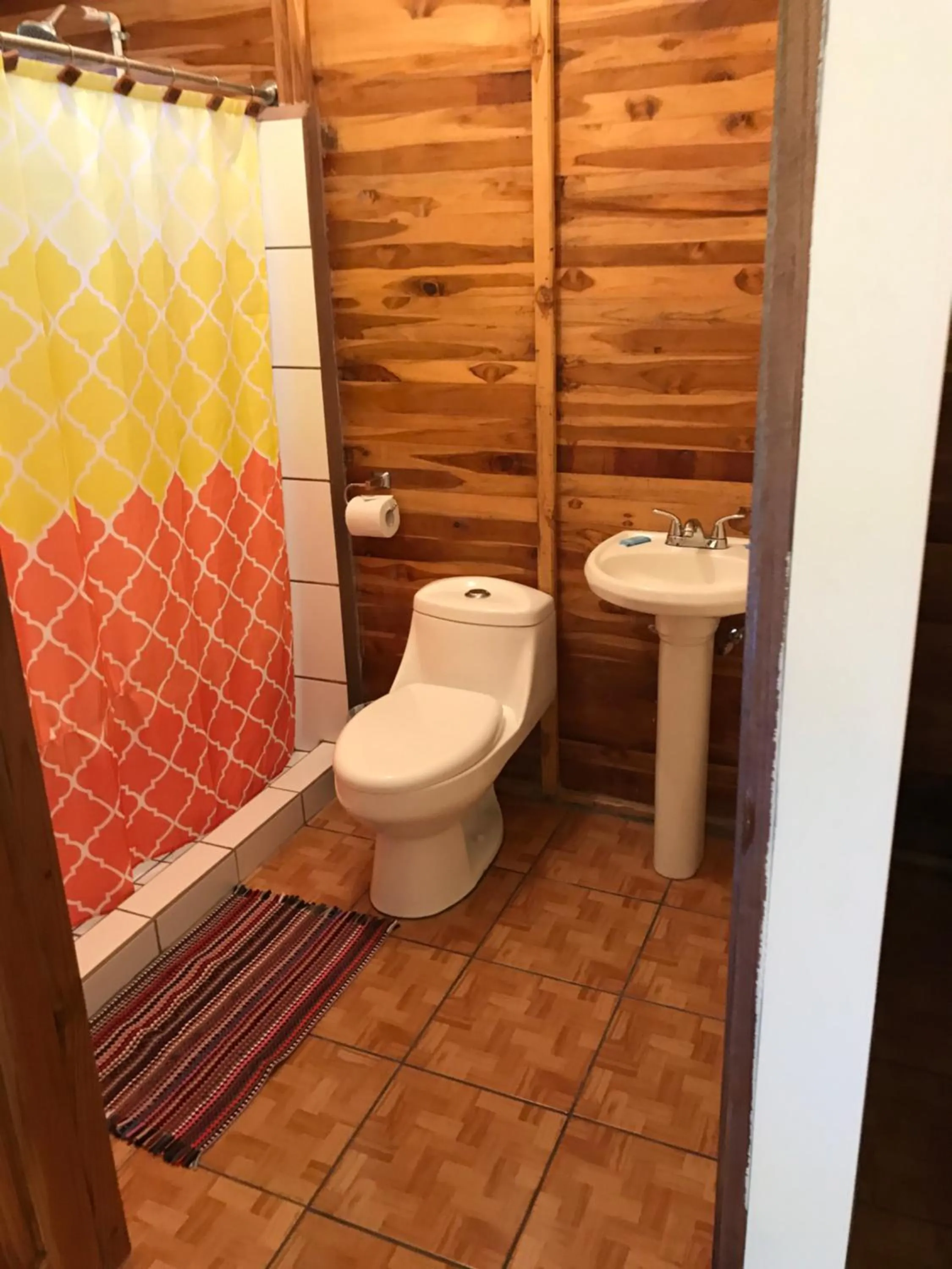 Shower in Hotel Cabañas La Teca