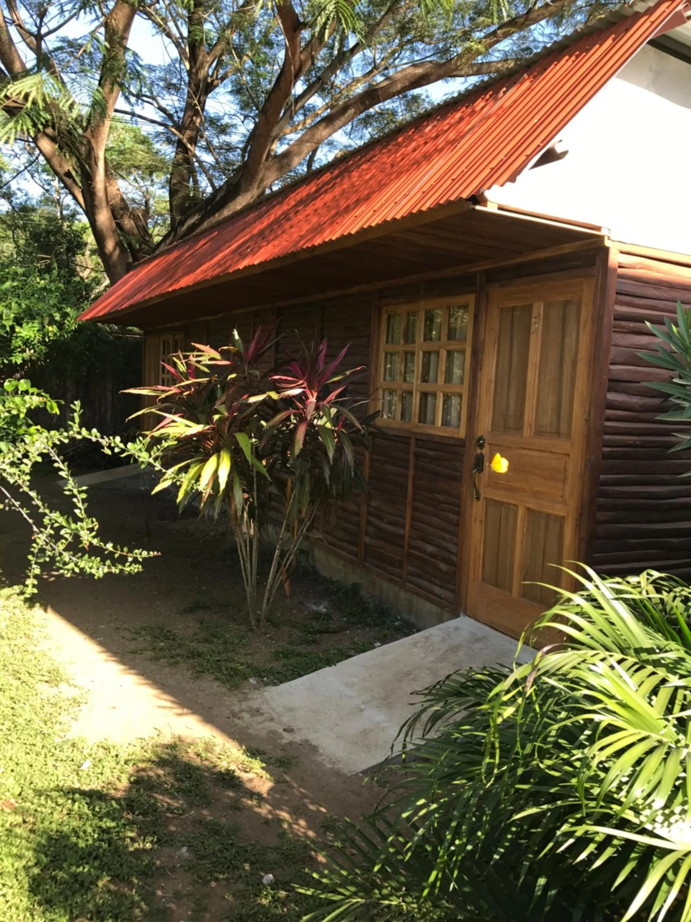 Facade/entrance in Hotel Cabañas La Teca