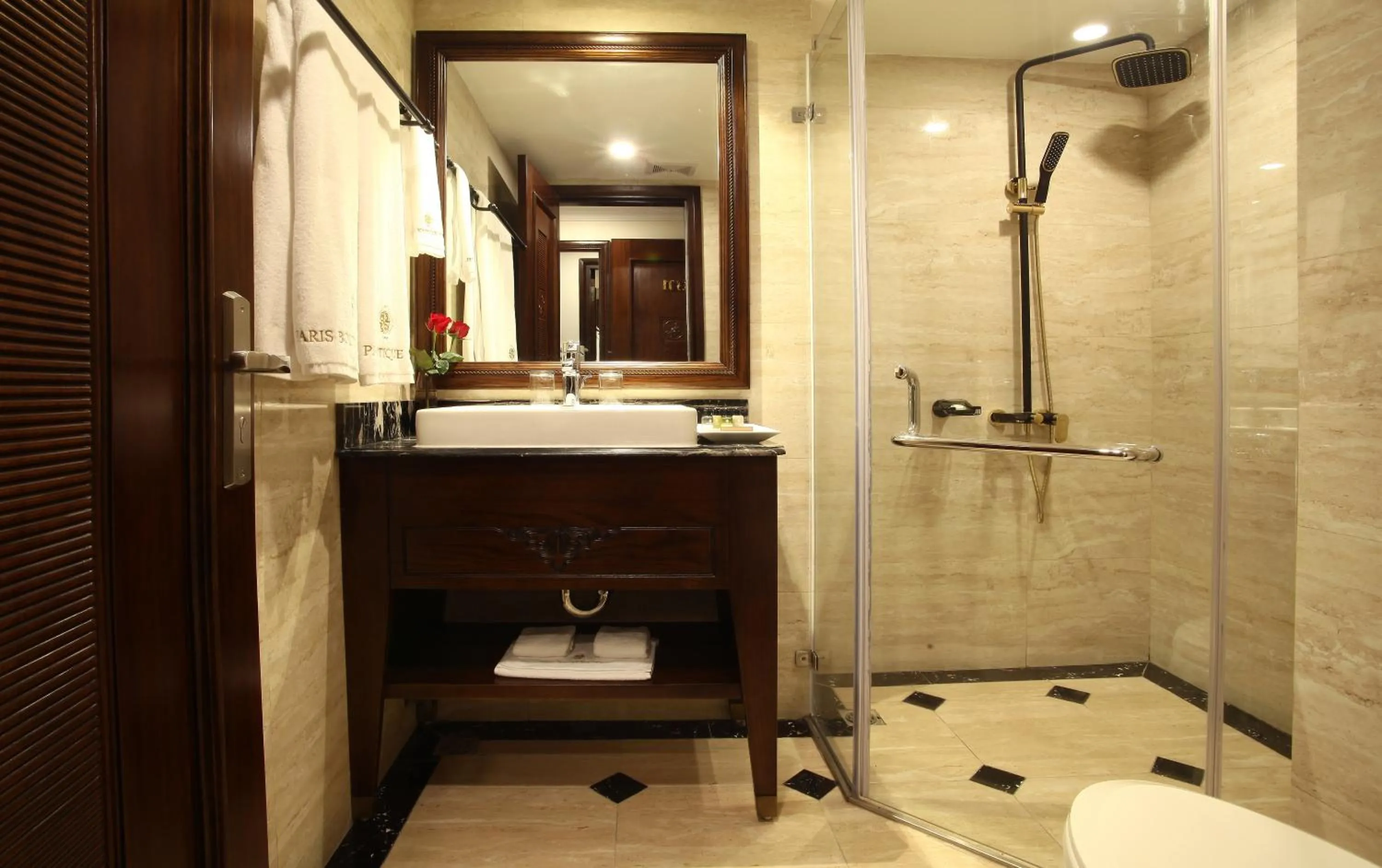 Bathroom in Paris Boutique Hotel Sapa