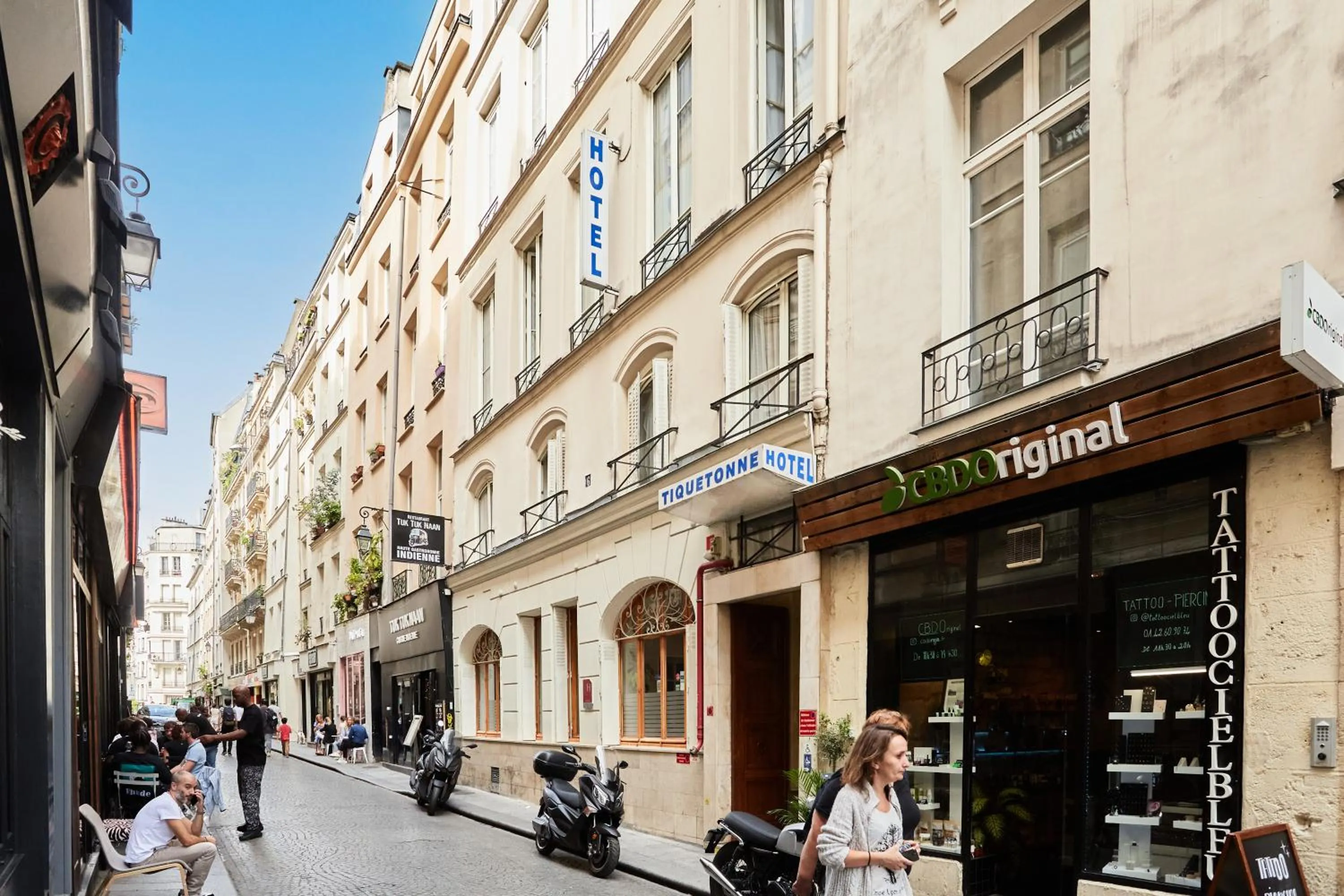 Facade/entrance in Hôtel Tiquetonne