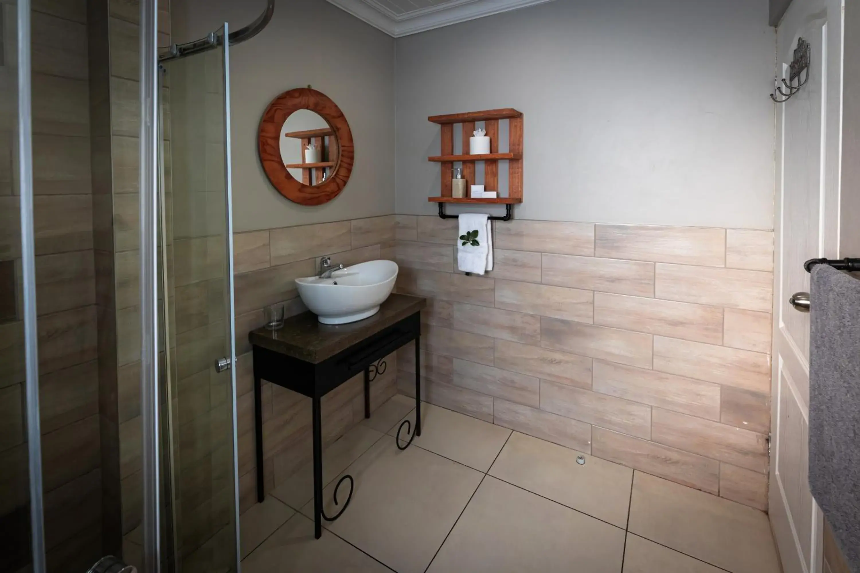 Deluxe Double or Twin Room - single occupancy in Telos at Reitz Deluxe Double or Twin Room - single occupancy in Telos at Reitz