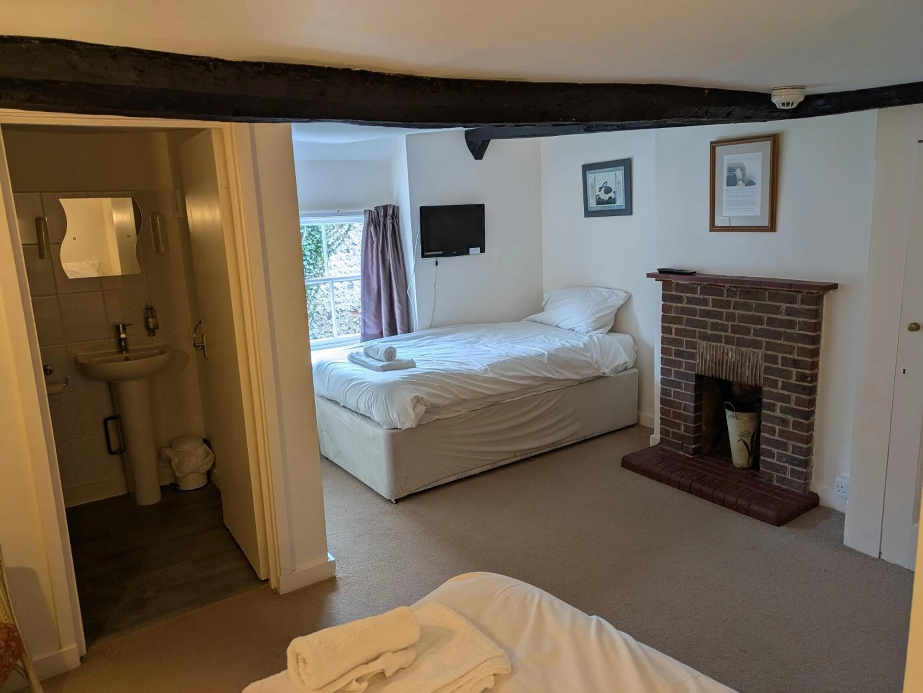 Bed in Chalk Farm LDC