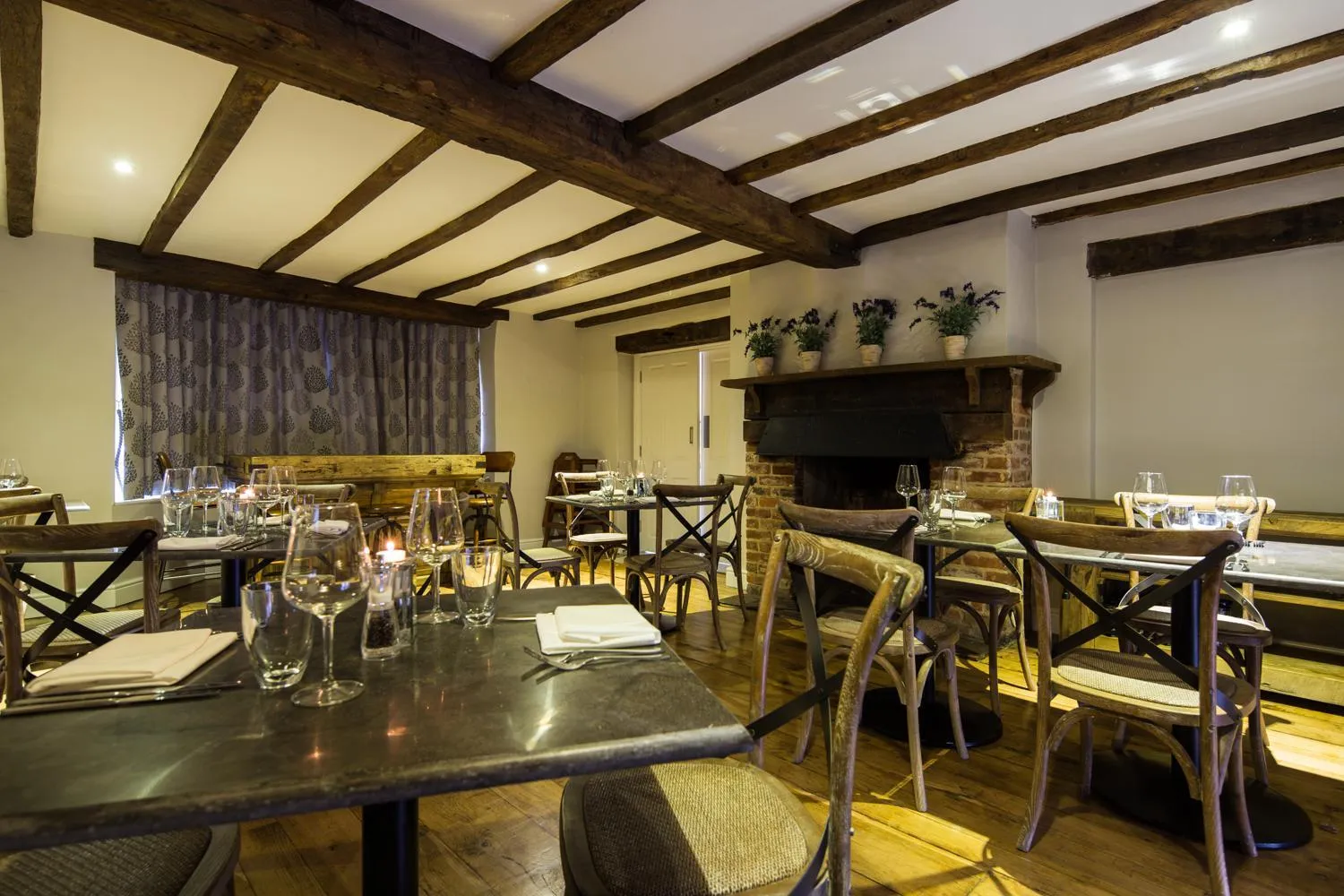 Restaurant/places to eat in The Maple Manor Hotel