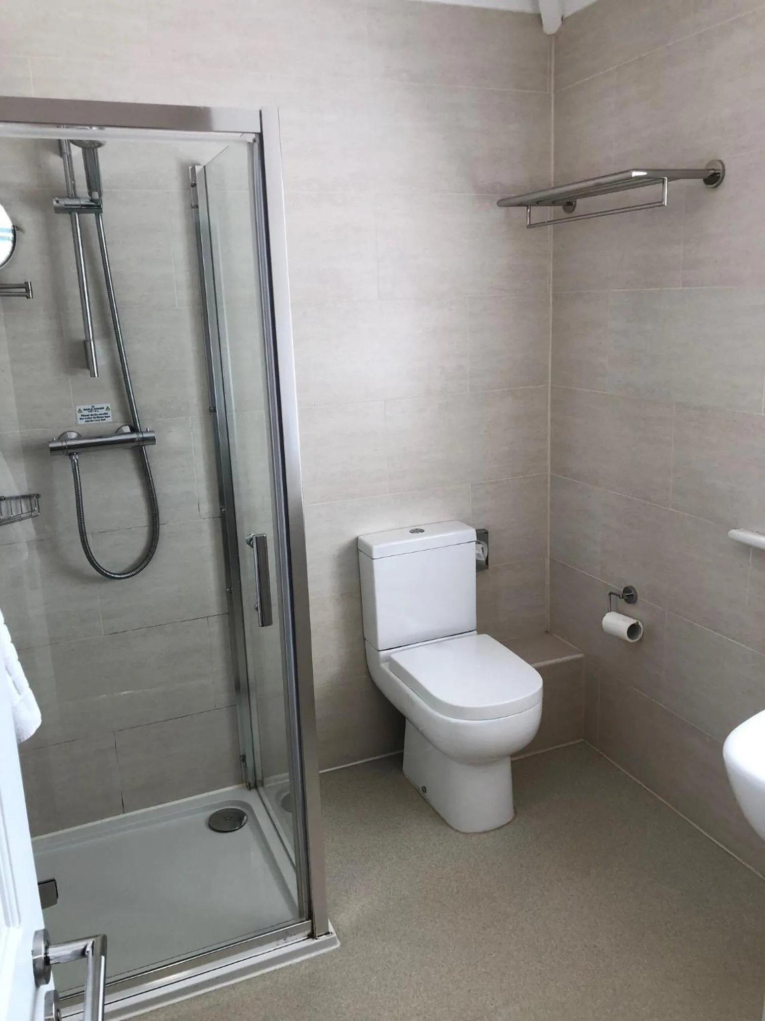 Bathroom in The Maple Manor Hotel