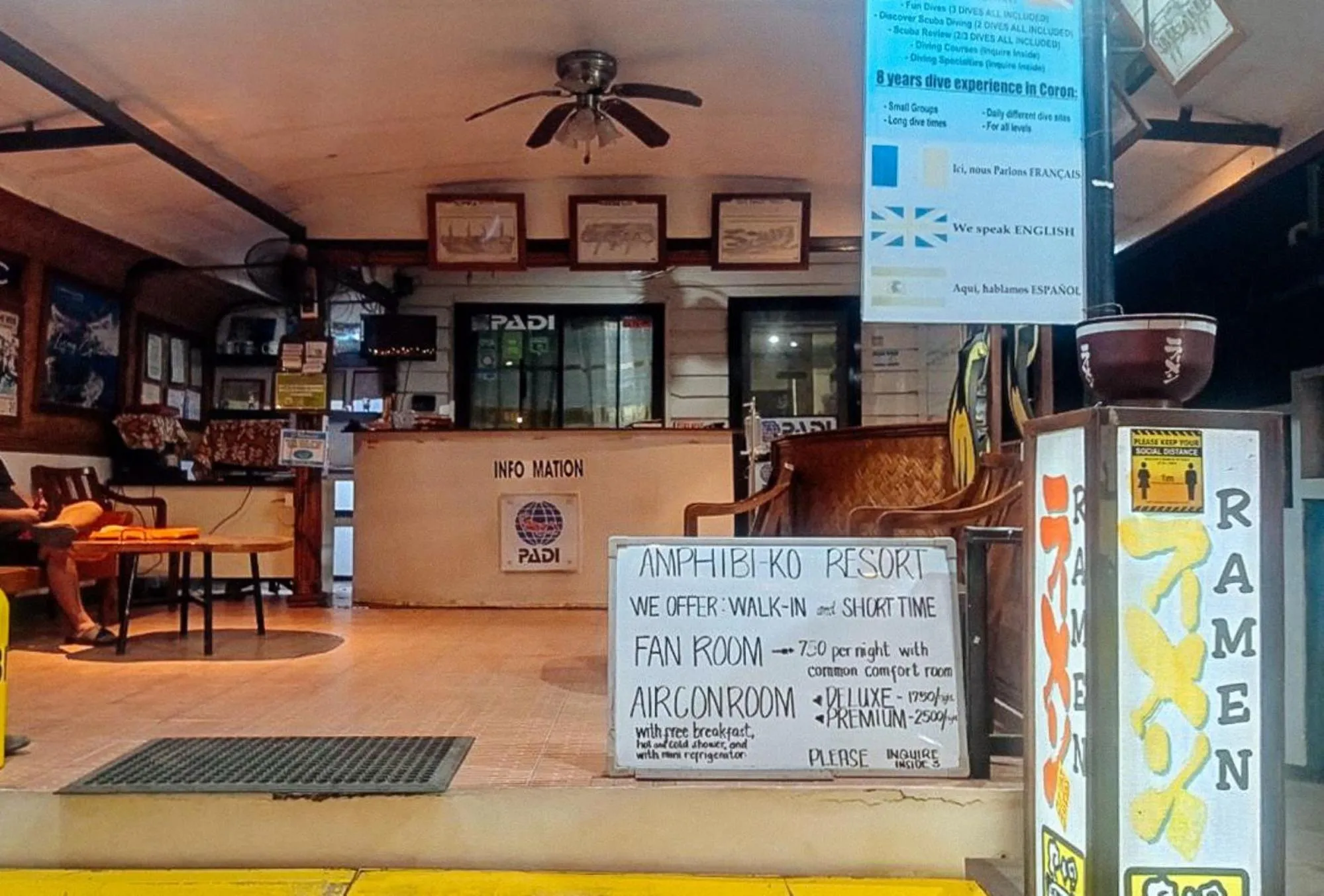 Lobby or reception in RedDoorz at Amphibi-ko Resort Palawan
