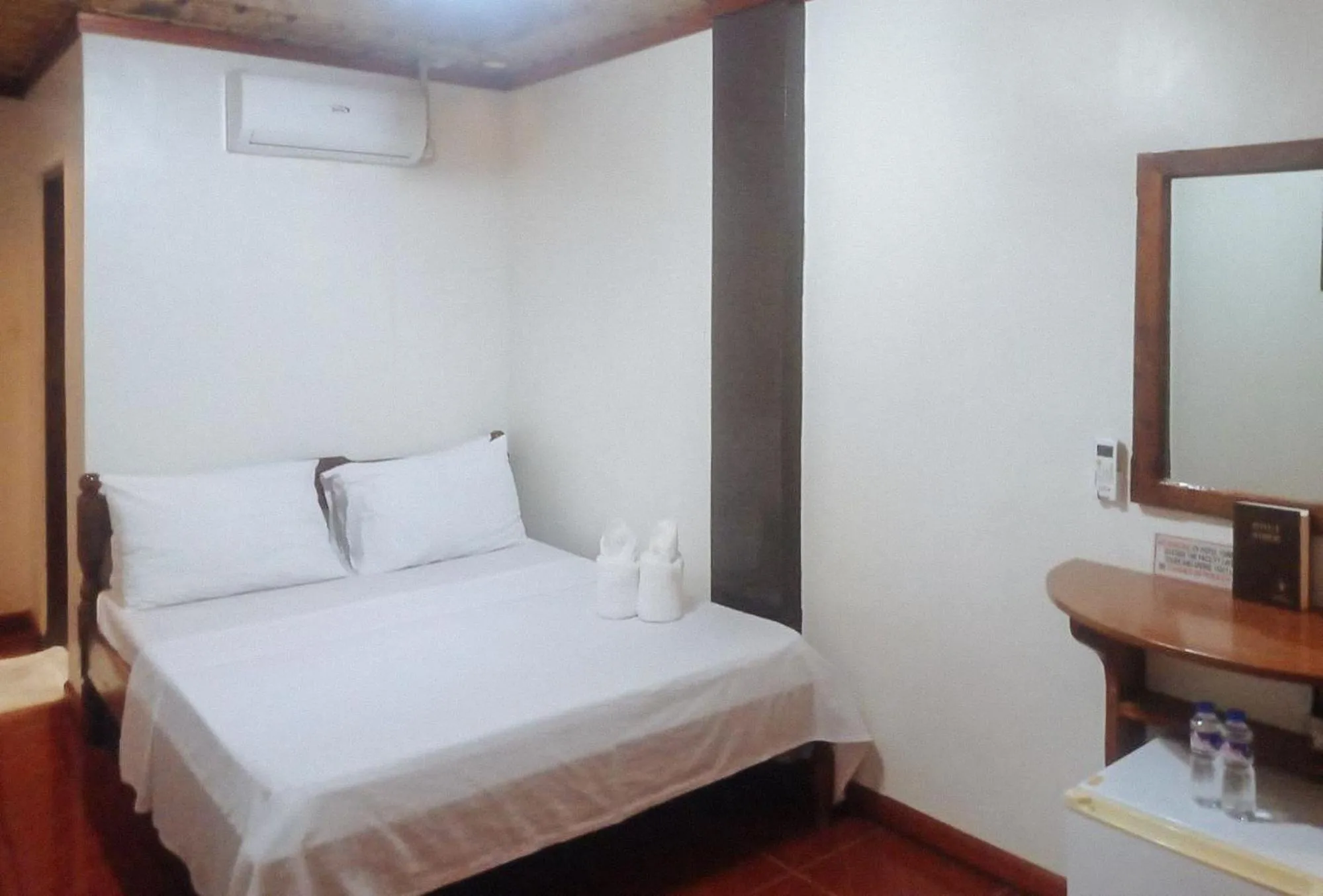 Bed in RedDoorz at Amphibi-ko Resort Palawan