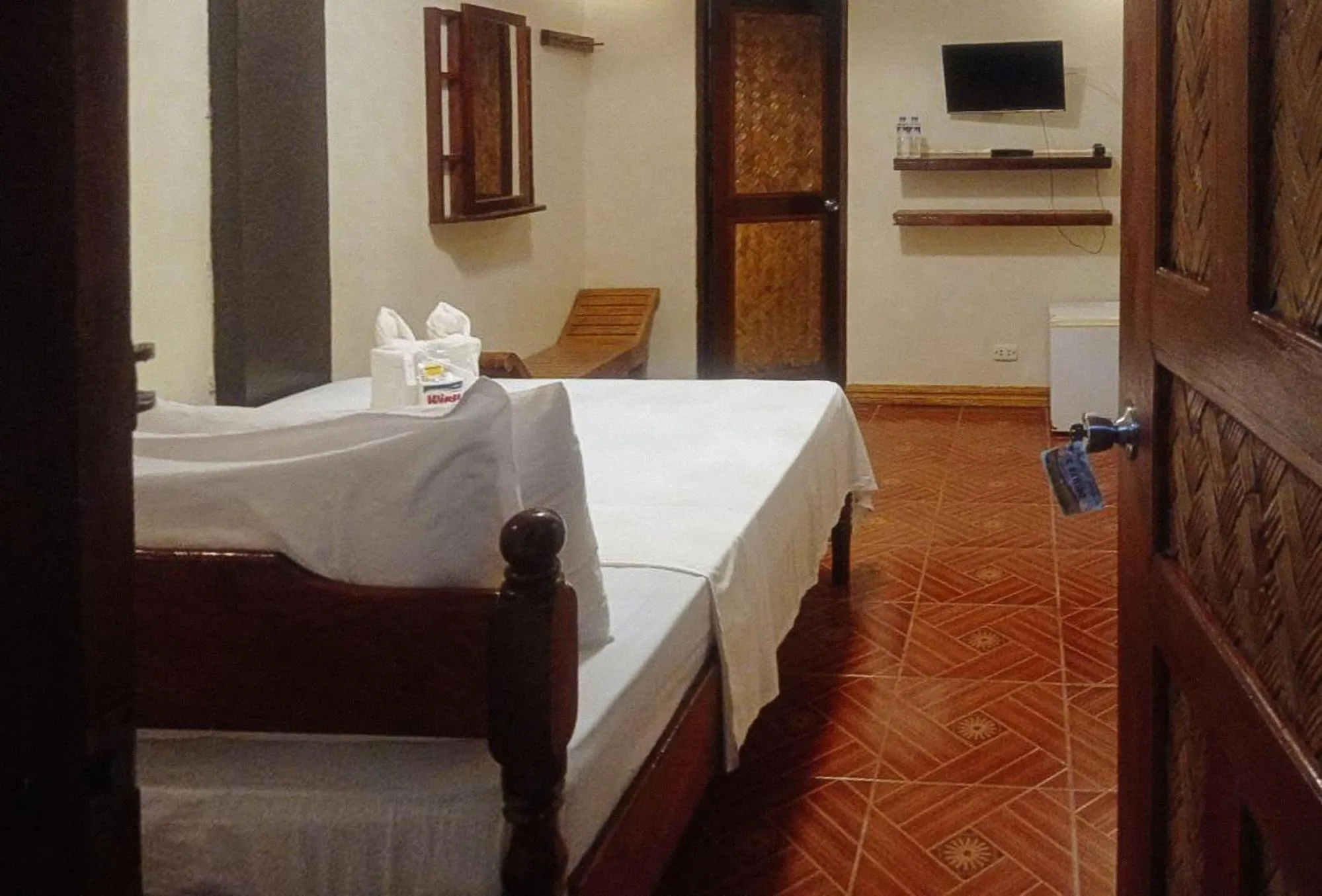 TV and multimedia, Bed in RedDoorz at Amphibi-ko Resort Palawan