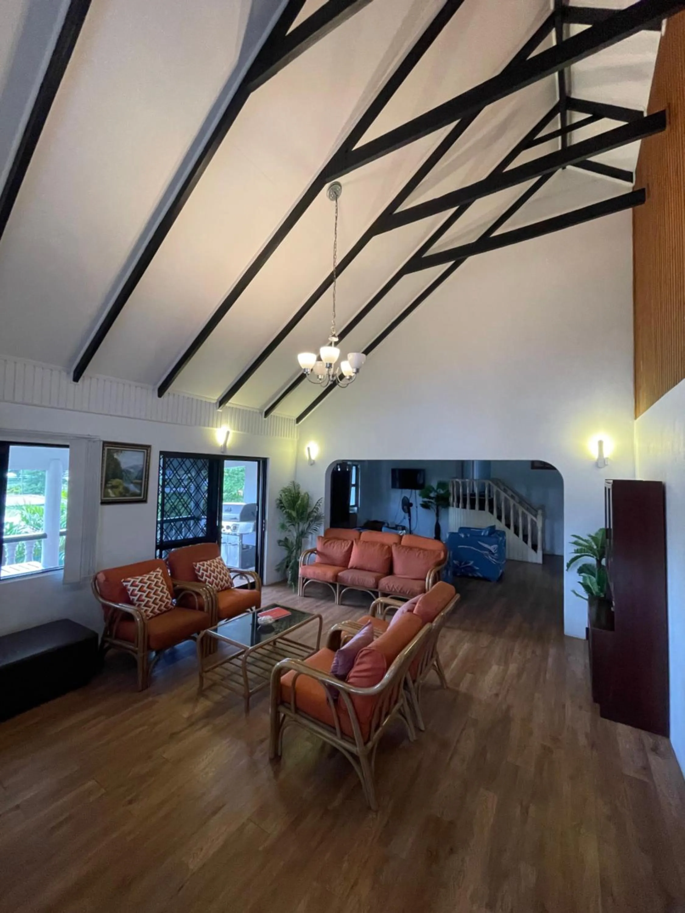 Communal lounge/ TV room in Island Accommodation Suva Premier Hospitality