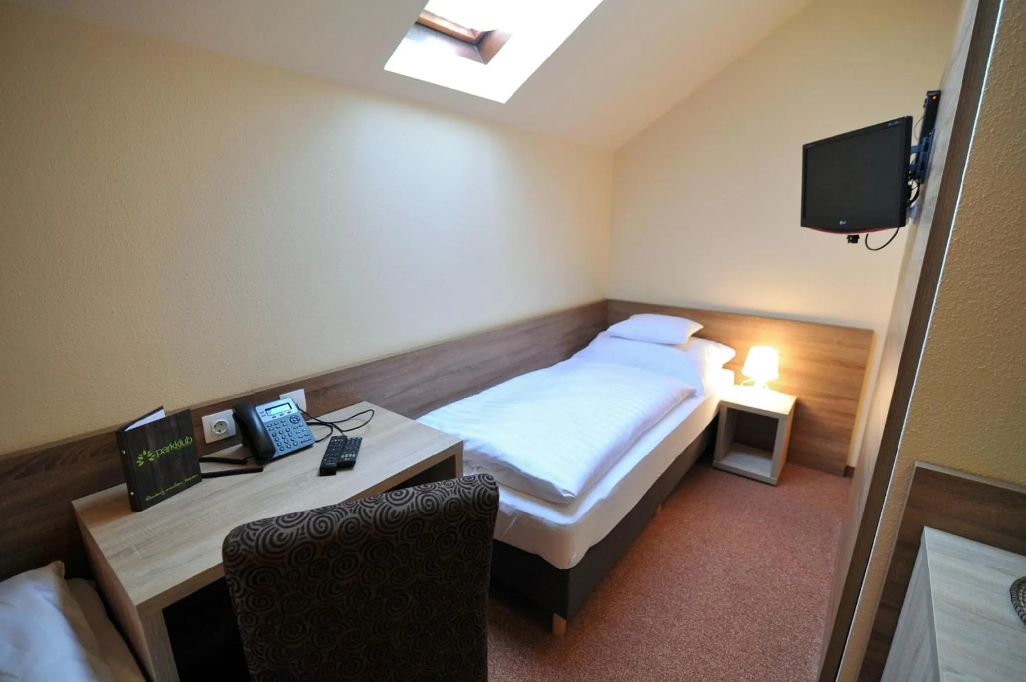 Bed in Centrooms Eger