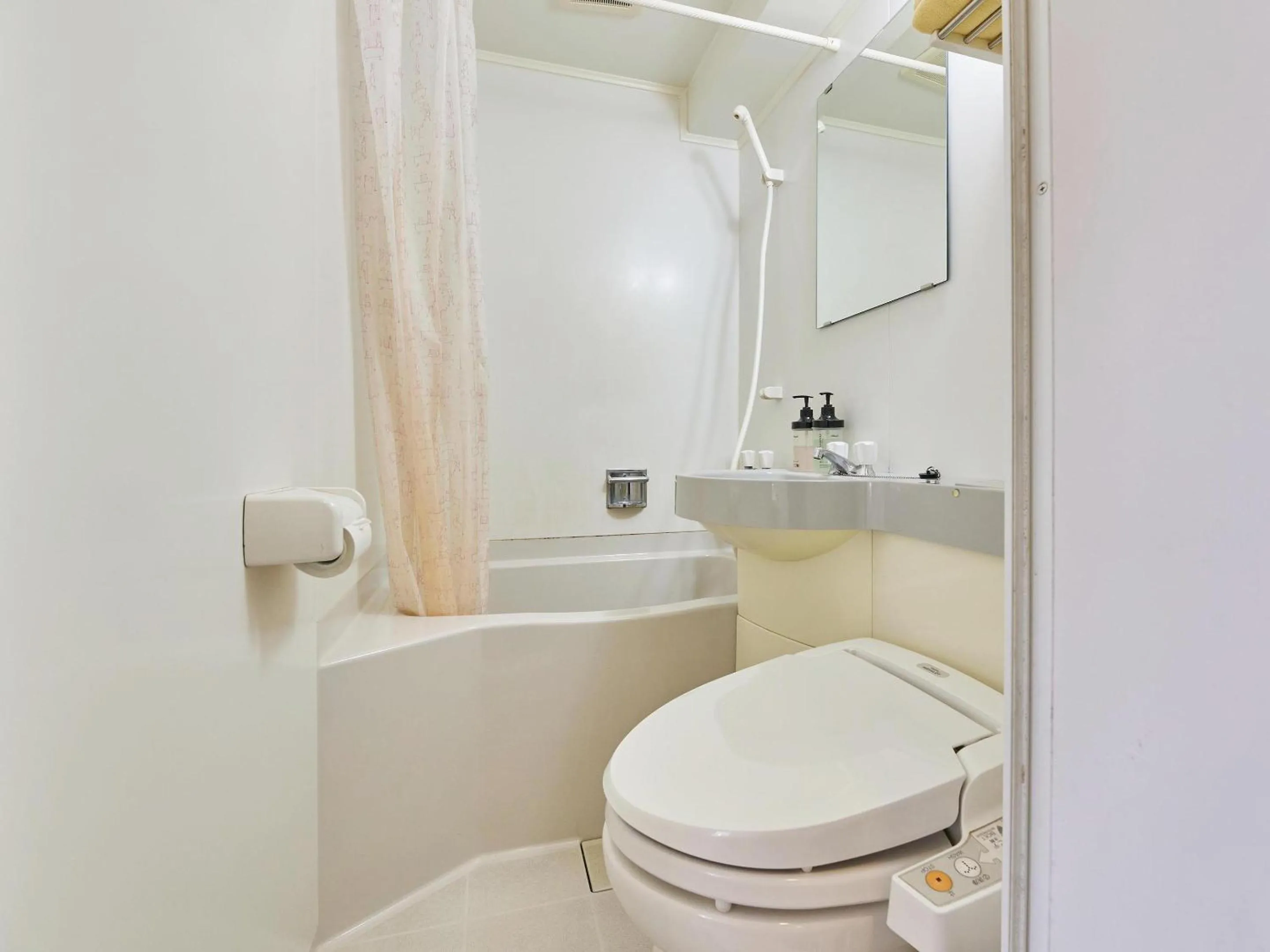 Shower in Kumagaya Royal Hotel Suzuki