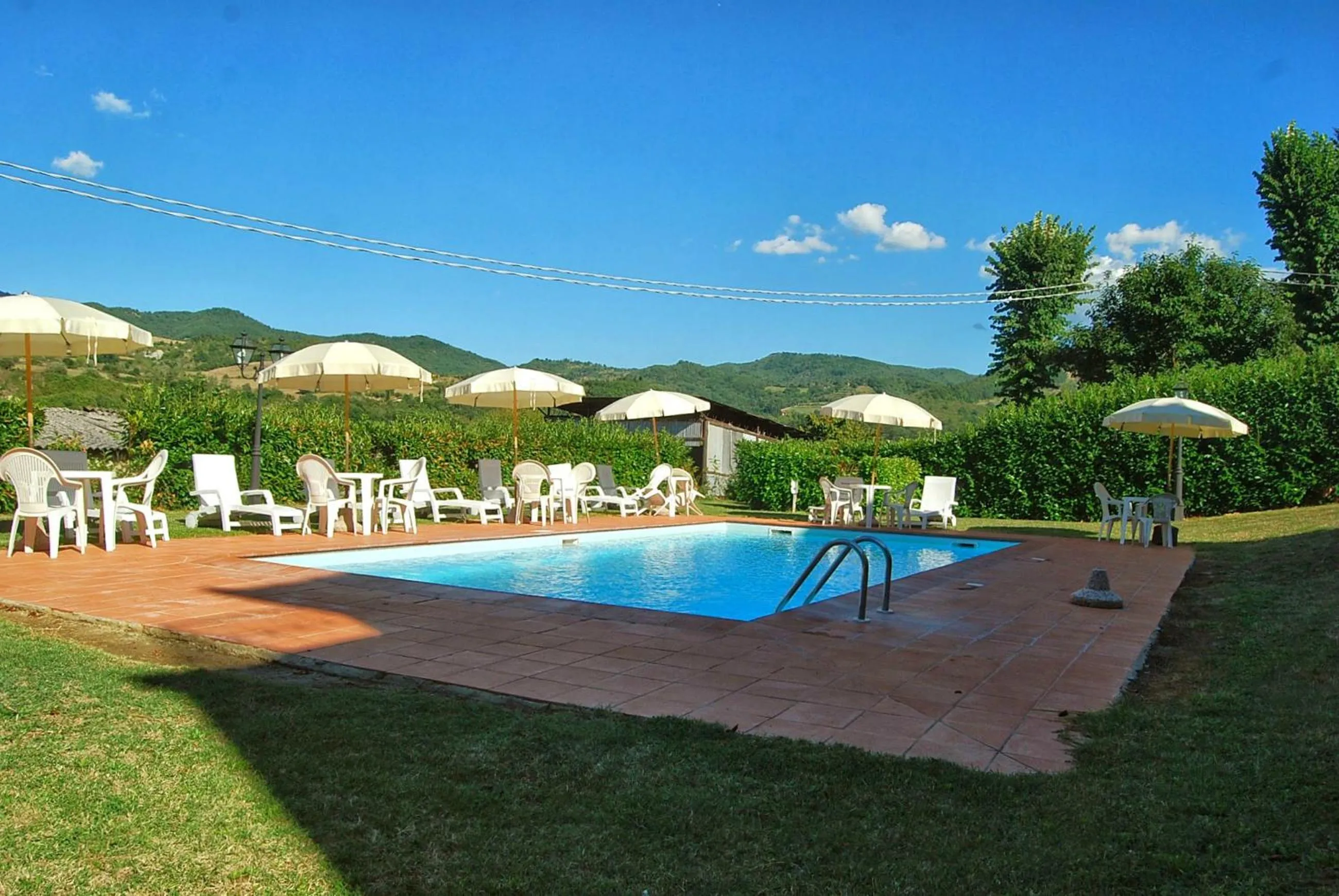 Swimming pool in Villa Marisel