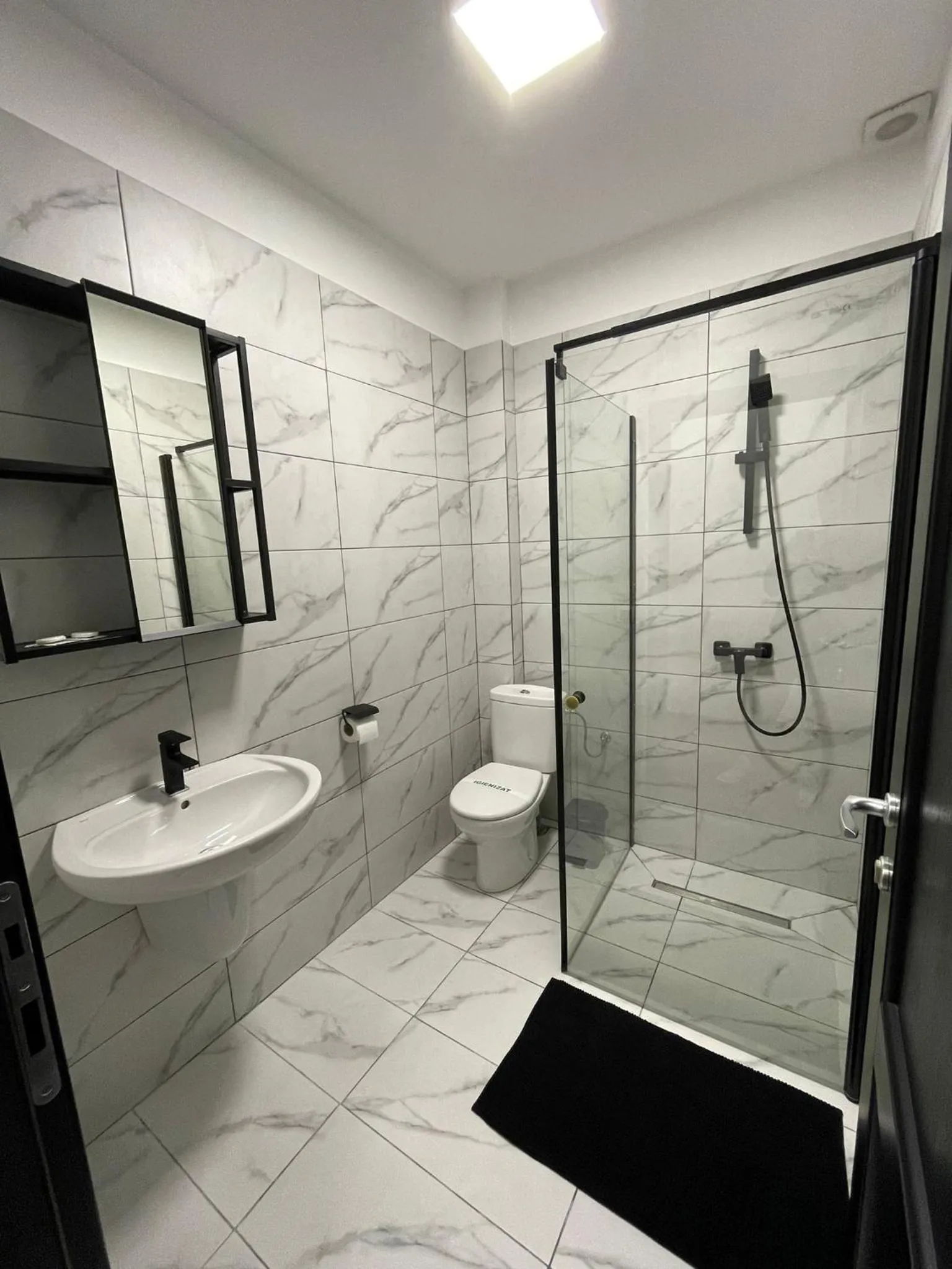 Shower in Hotel Rivoli