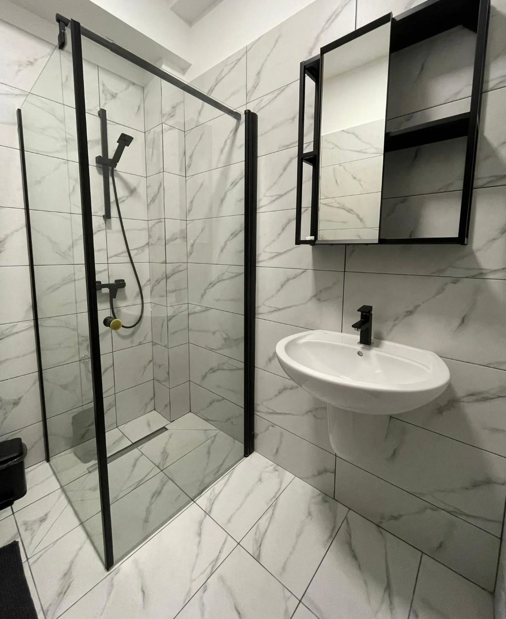 Shower in Hotel Rivoli