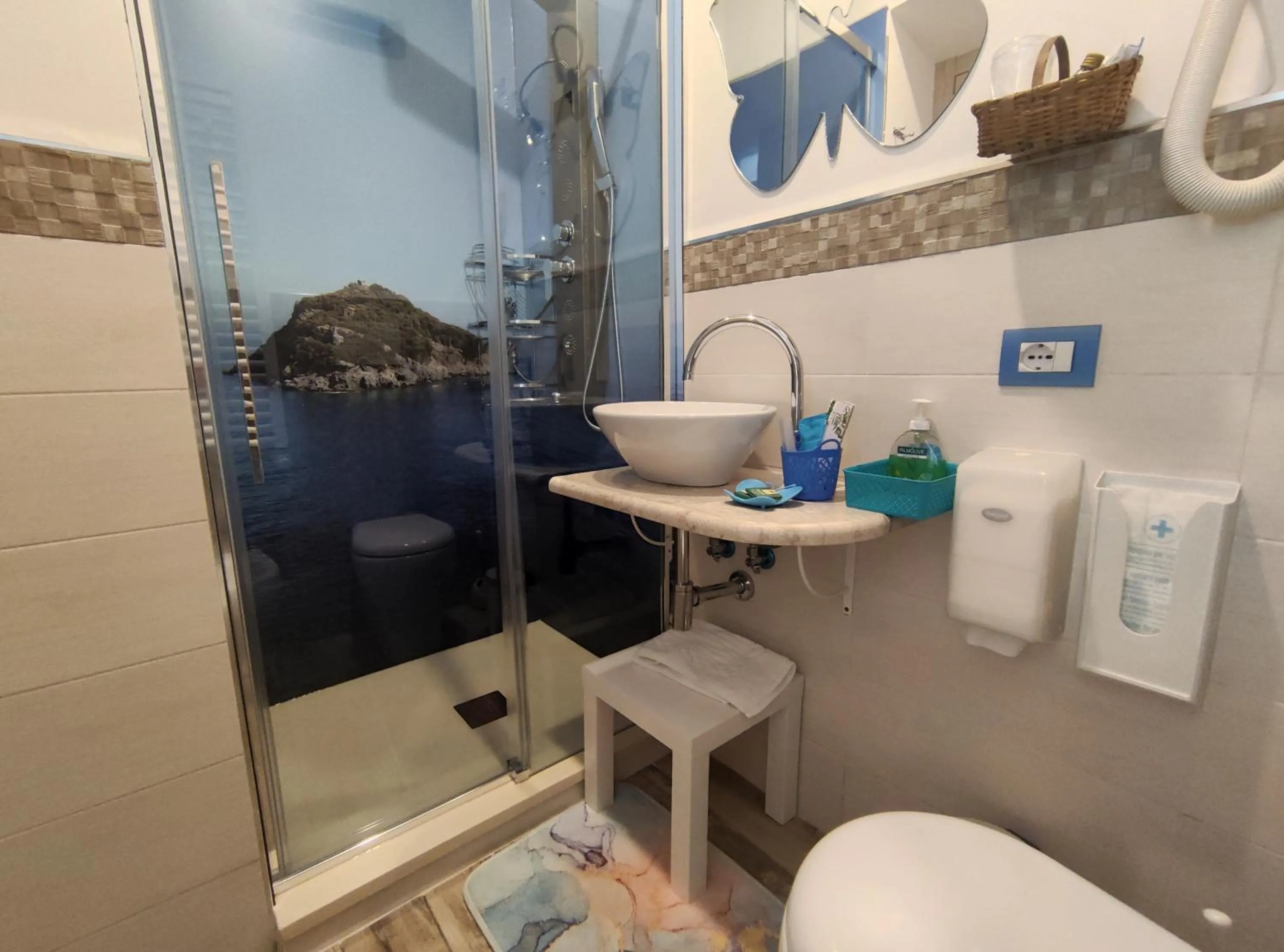 Shower in B&B Elfo degli Ulivi