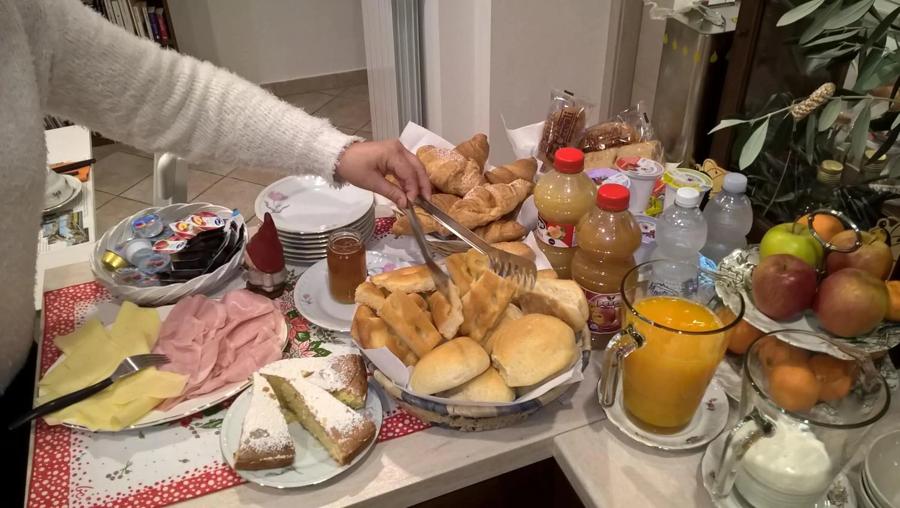 Restaurant/places to eat in B&B Elfo degli Ulivi