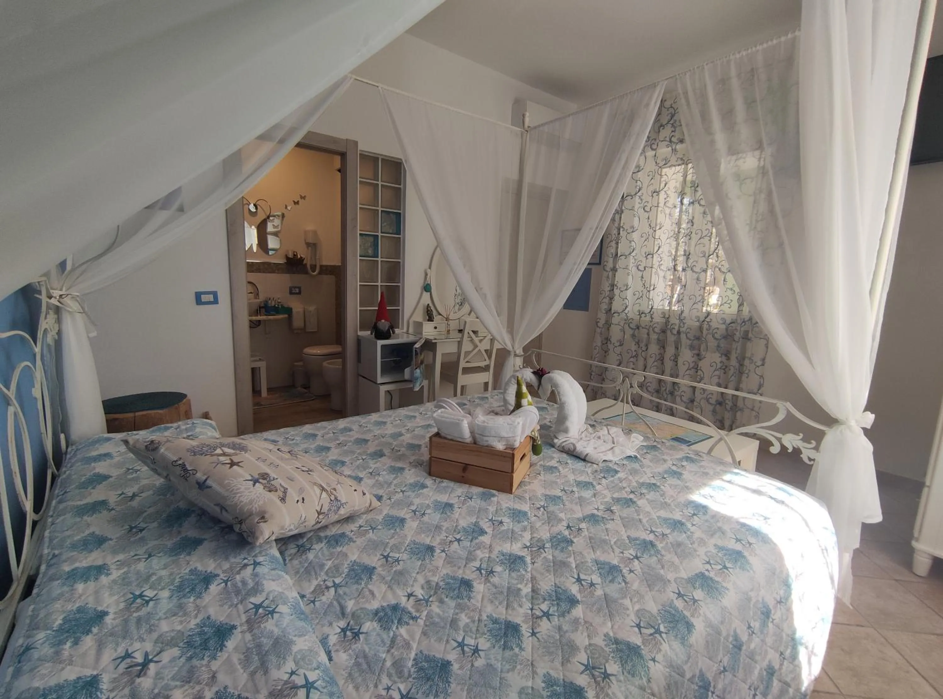 People, Bed in B&B Elfo degli Ulivi