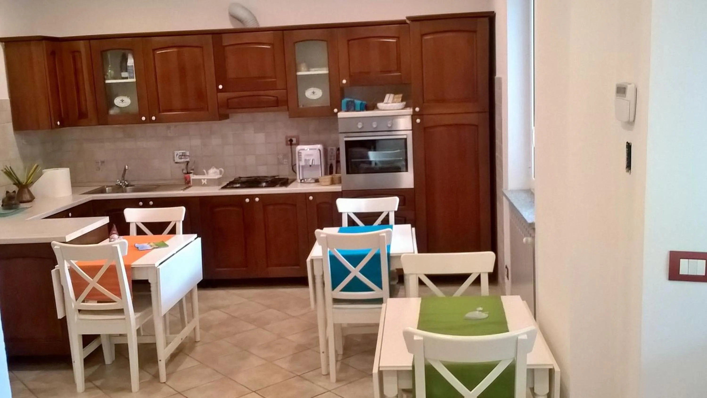 Communal kitchen in B&B Elfo degli Ulivi