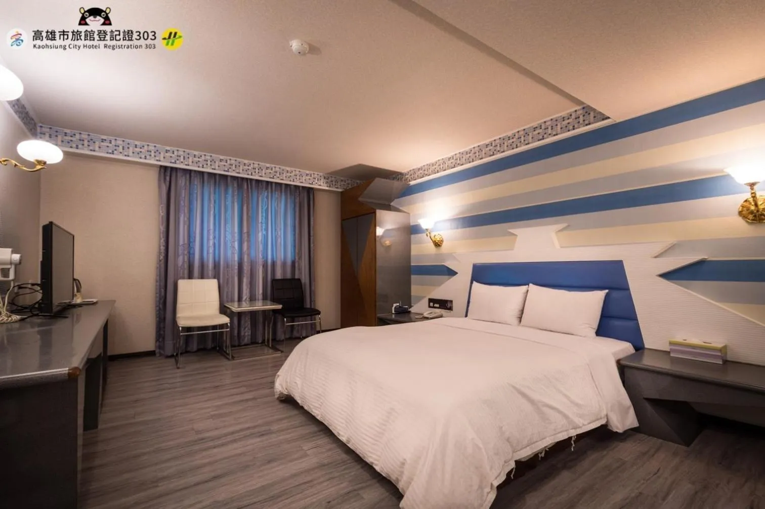 Bed in Golden Phoenix Hotel