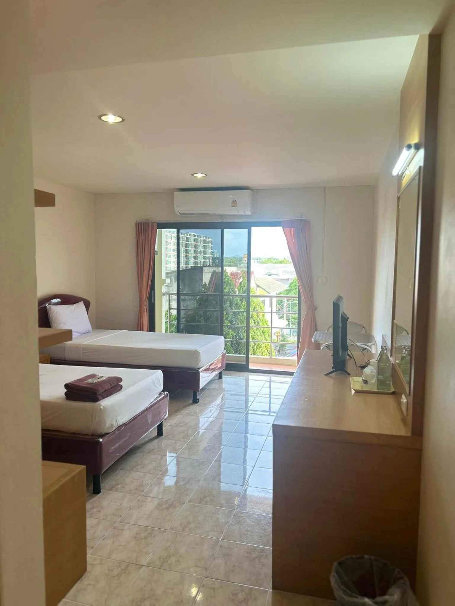 Bed in Pearl Place Hotel