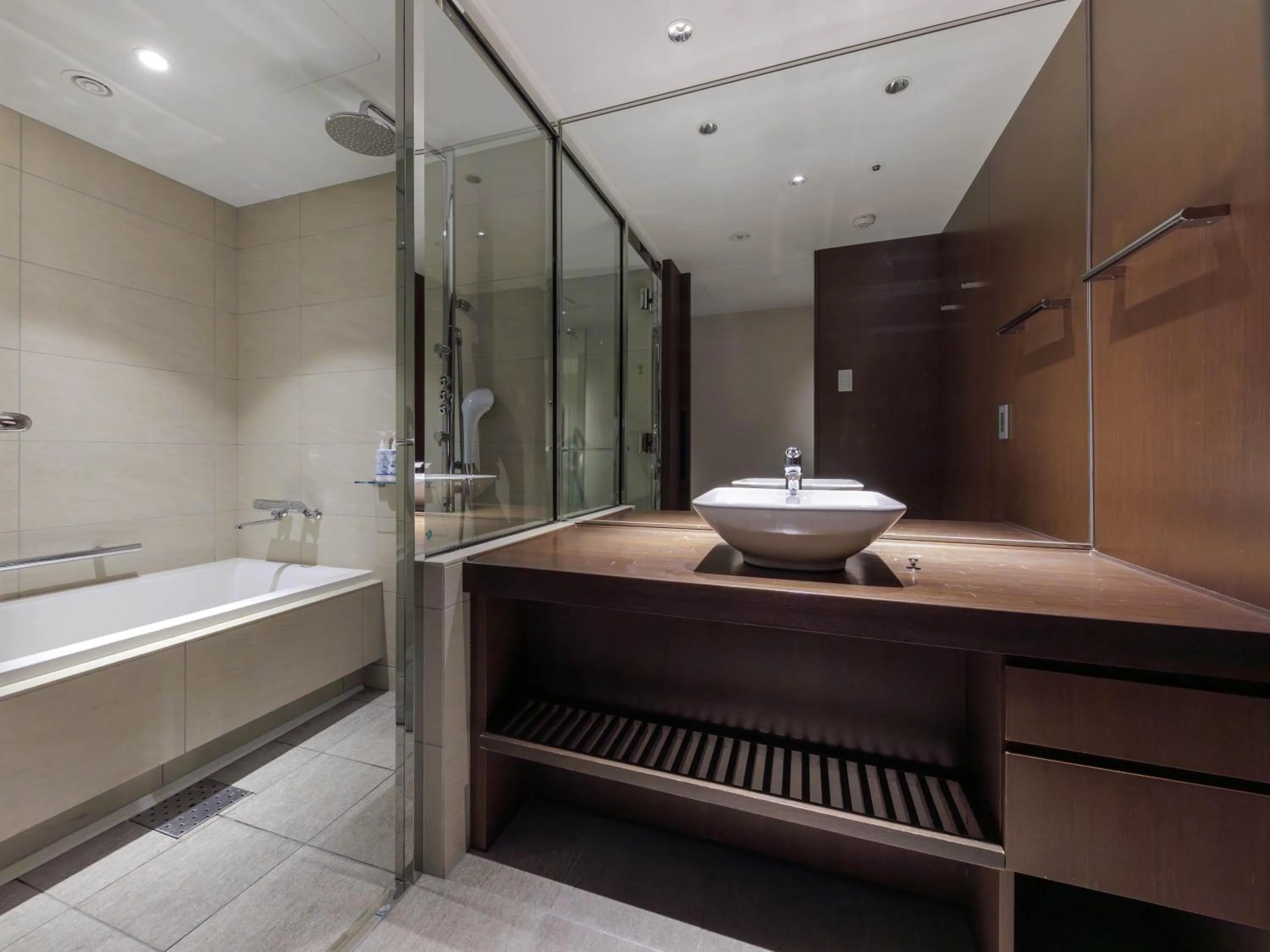 Bathroom in Solaria Nishitetsu Hotel Kyoto Premier