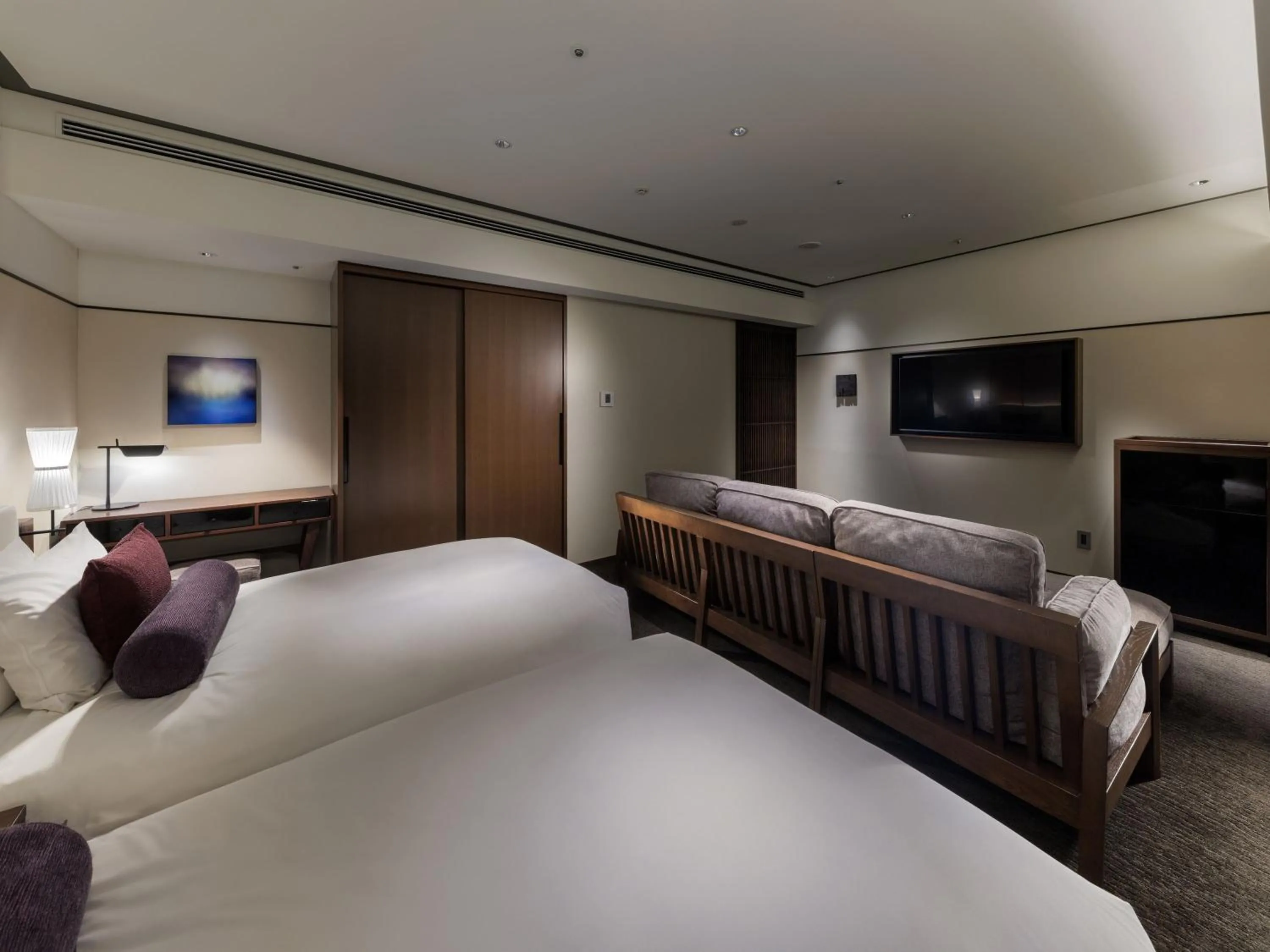 Photo of the whole room, Bed in Solaria Nishitetsu Hotel Kyoto Premier