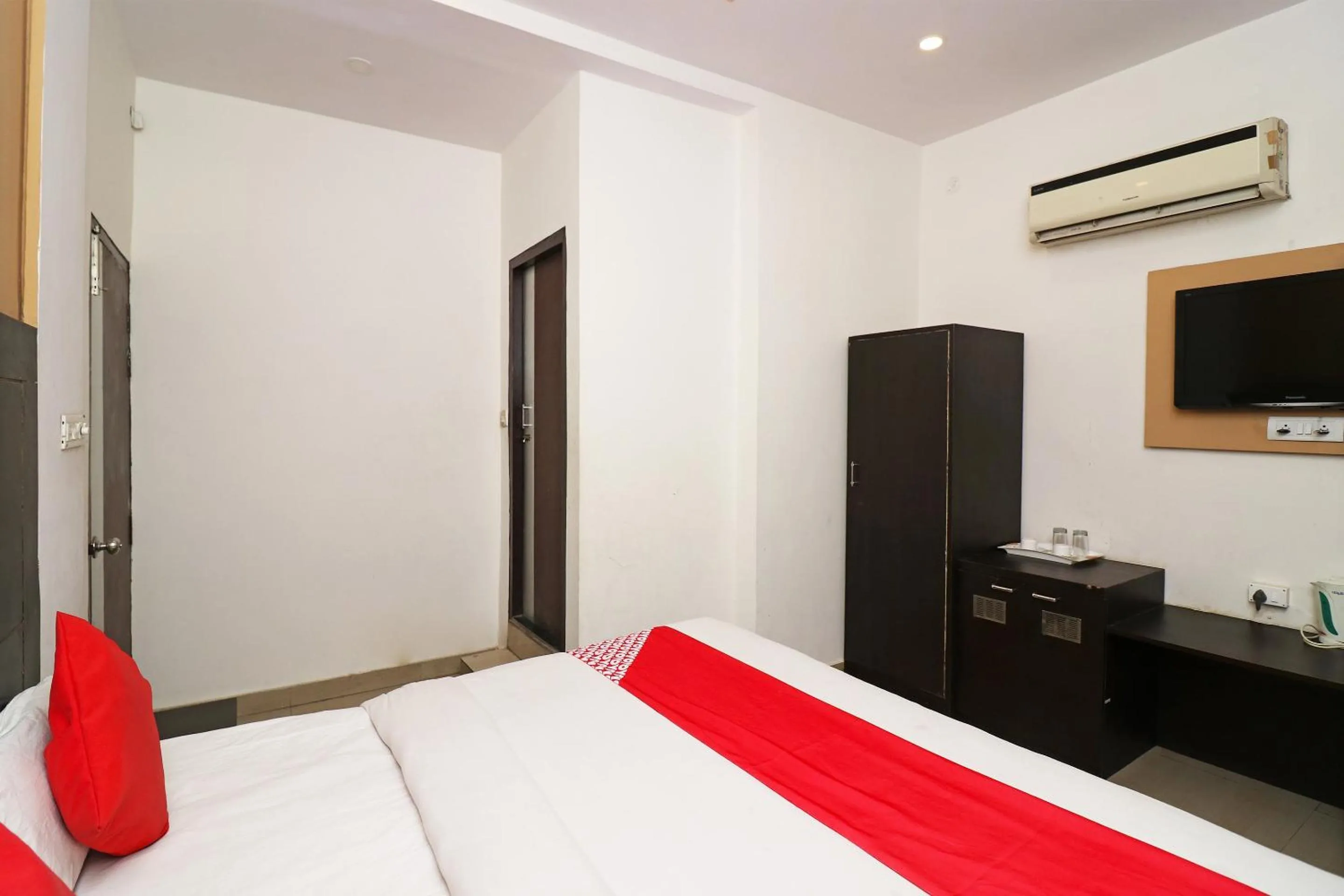 Bedroom, Bed in Super Hotel O by OYO Surya Continental