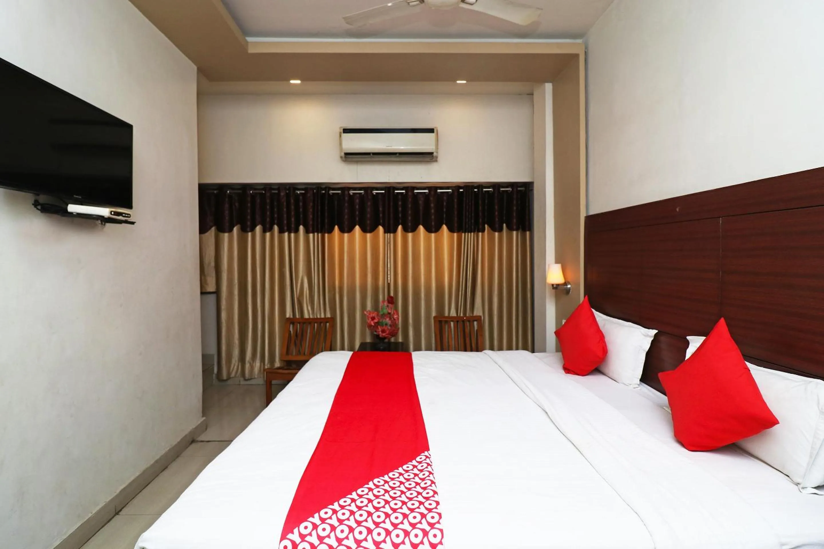 Bedroom, Bed in Super Hotel O by OYO Surya Continental