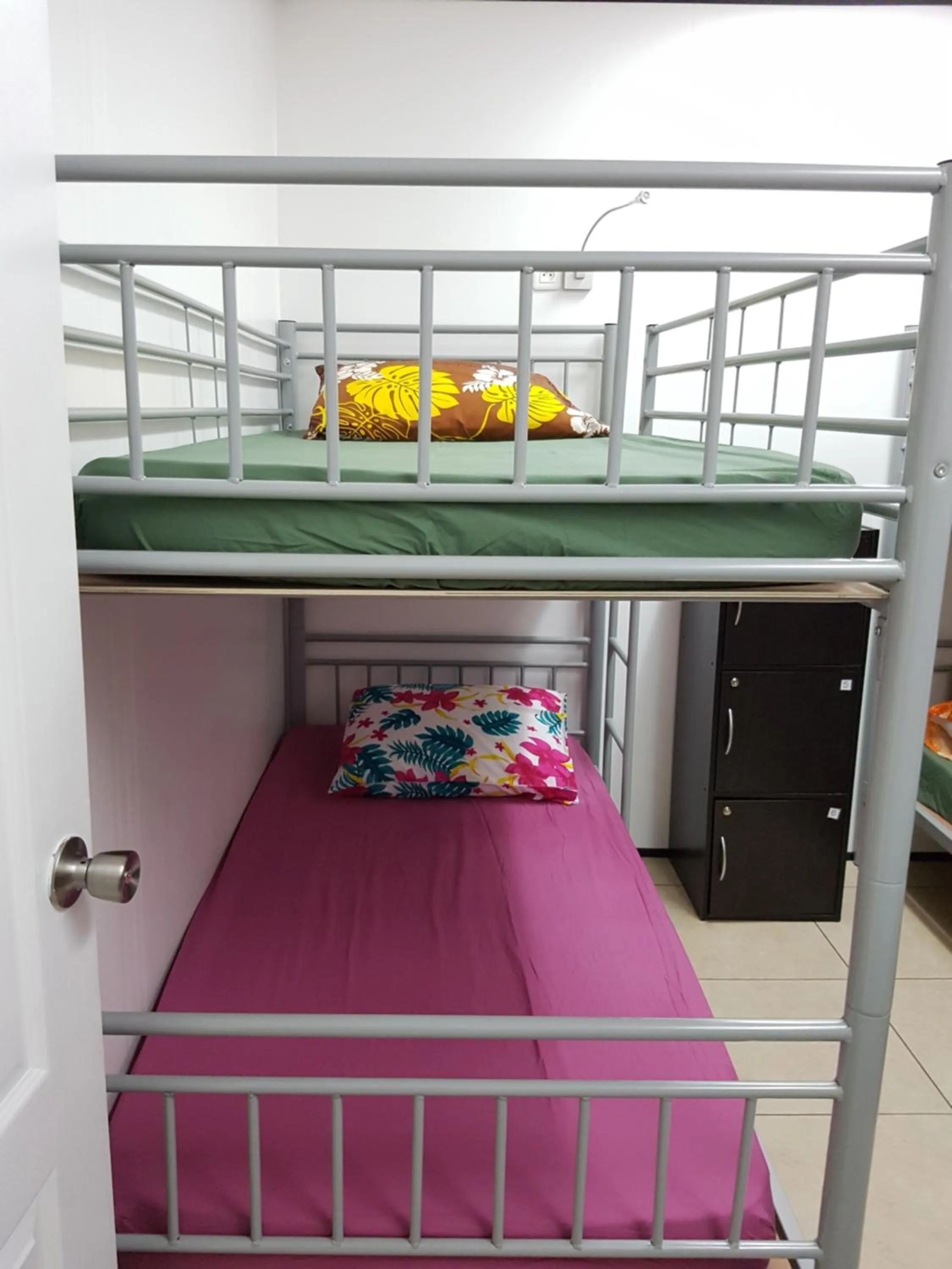bunk bed, Bed in Mahana Lodge Hostel & Backpacker