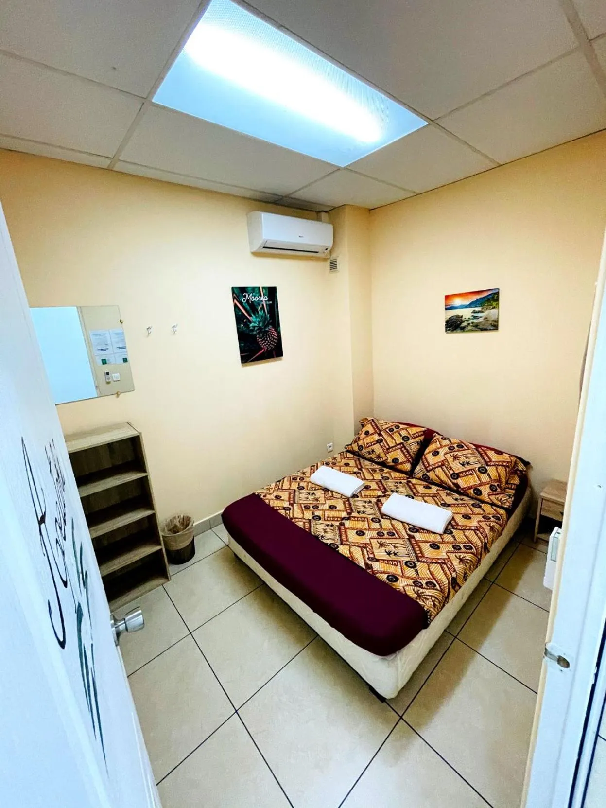 Bedroom, Bed in Mahana Lodge Hostel & Backpacker