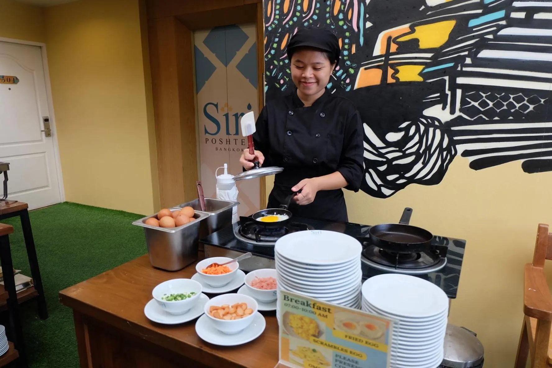 Food in Siri Poshtel Bangkok