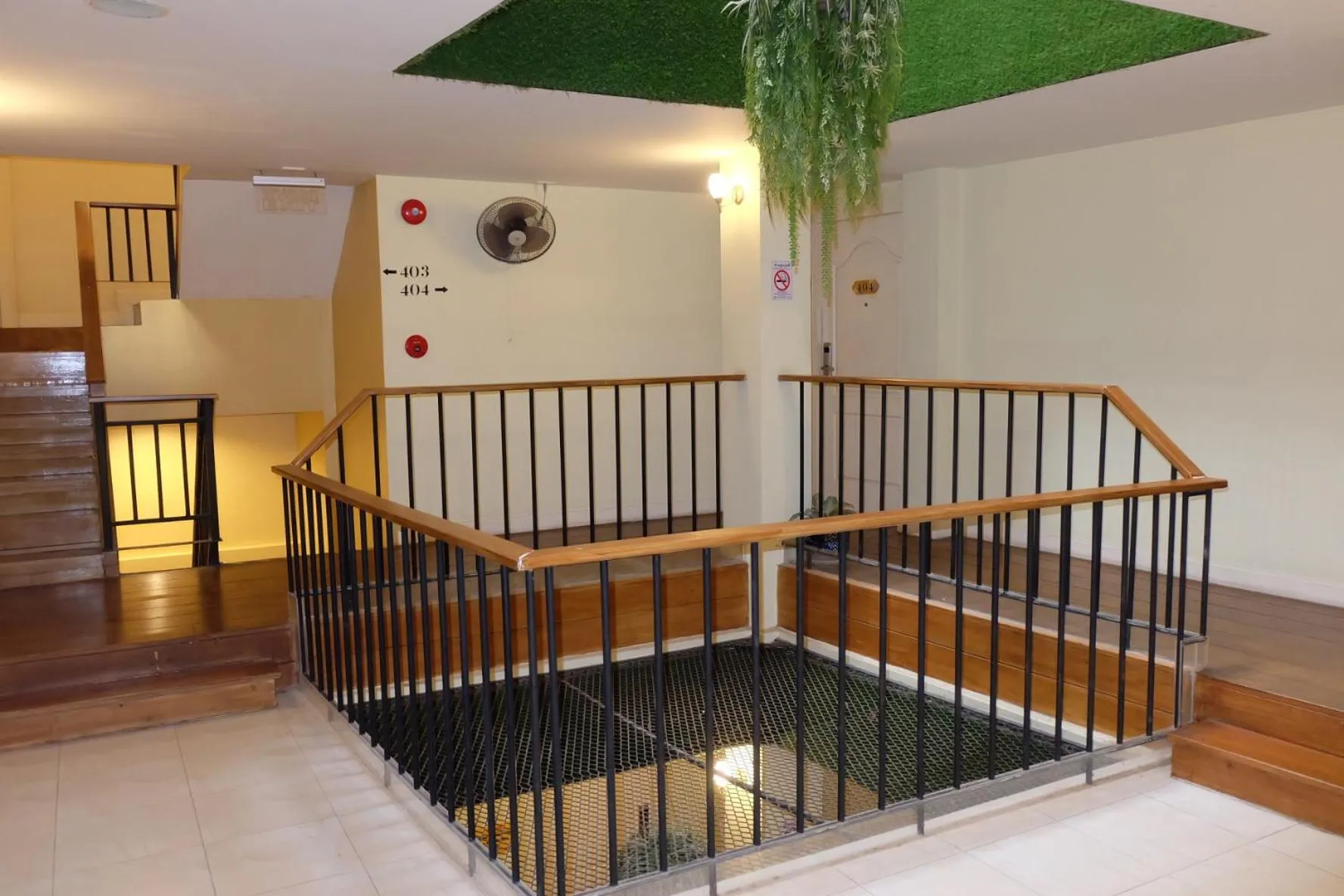 Area and facilities in Siri Poshtel Bangkok