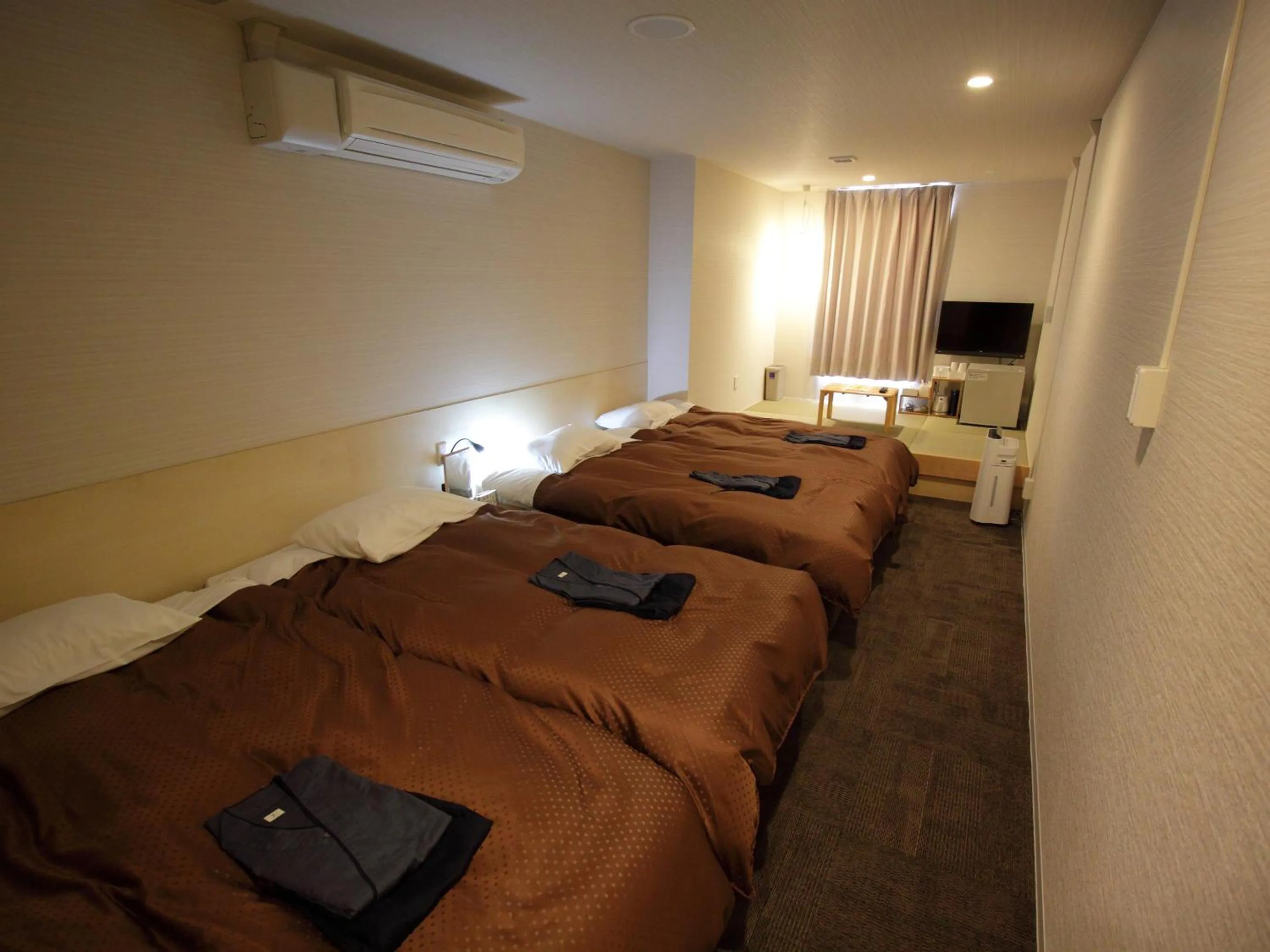 Photo of the whole room, Bed in Takamatsu Century Hotel