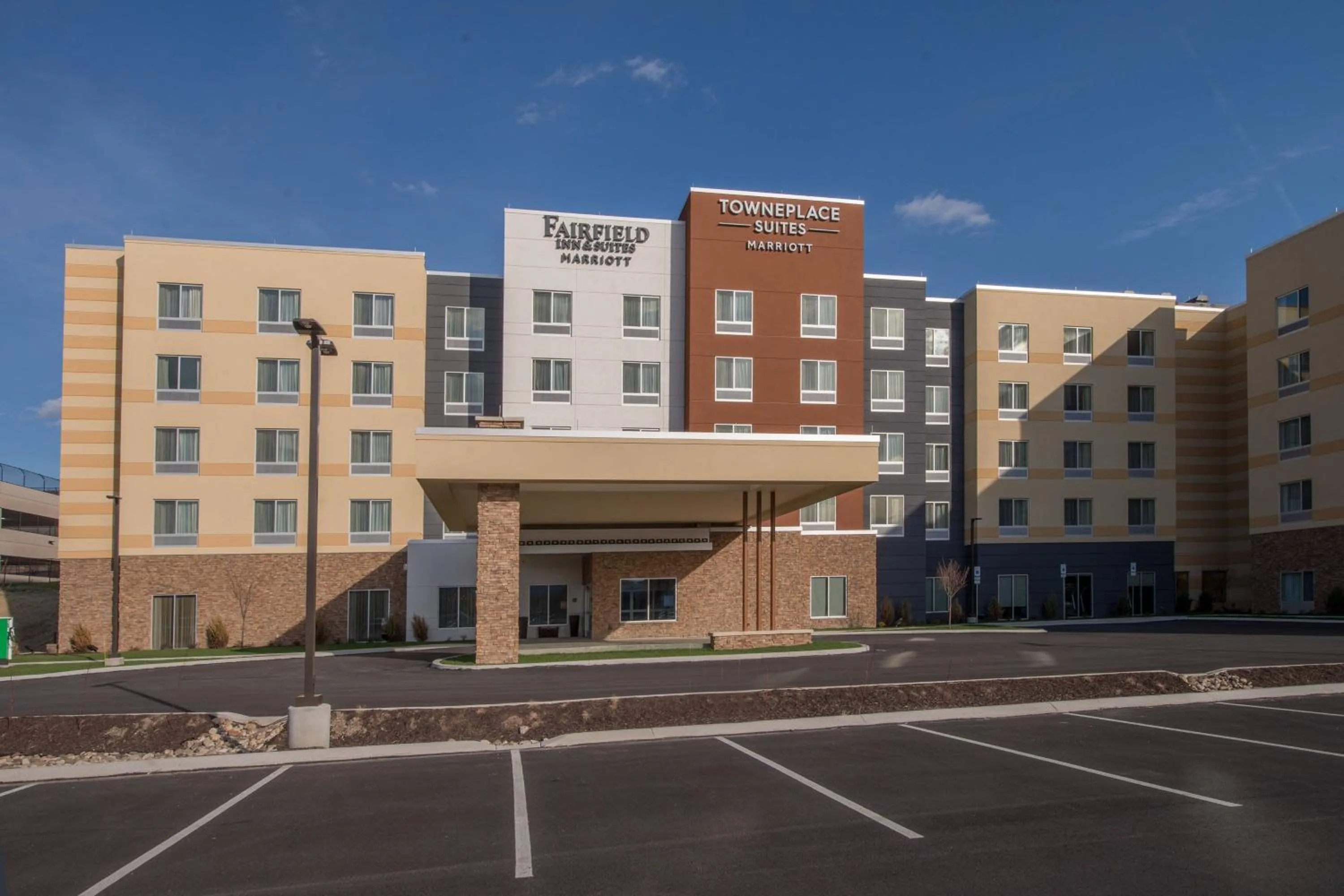 Property building in Fairfield Inn & Suites by Marriott Altoona