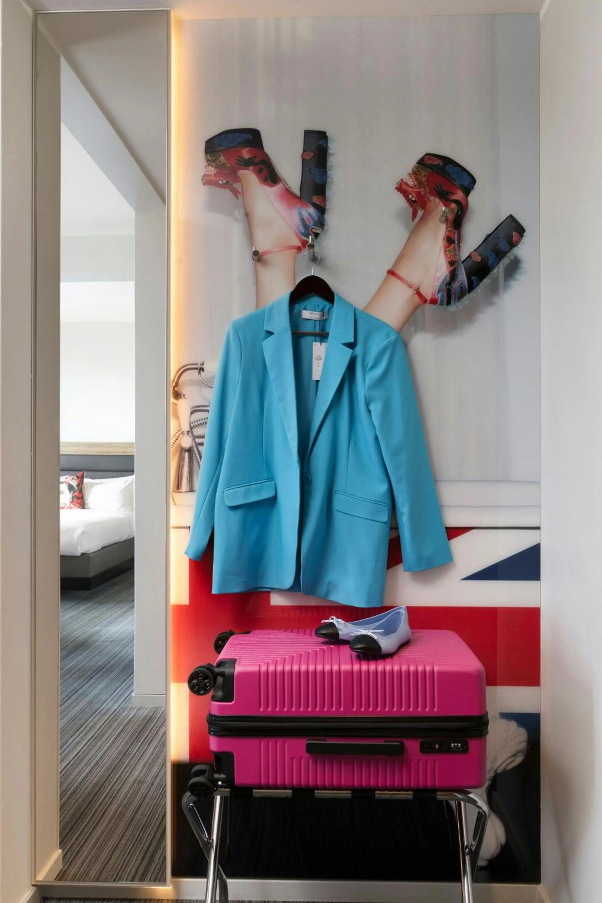 Photo of the whole room in Moxy London Excel