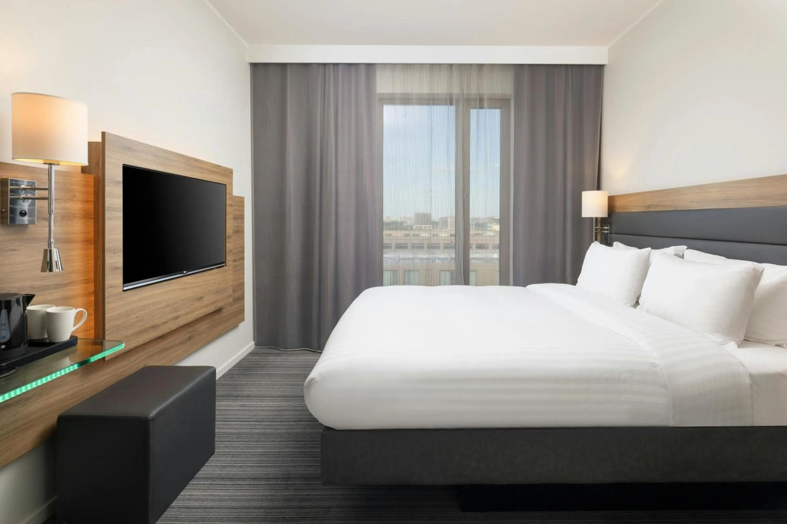 Photo of the whole room, Bed in Moxy London Excel