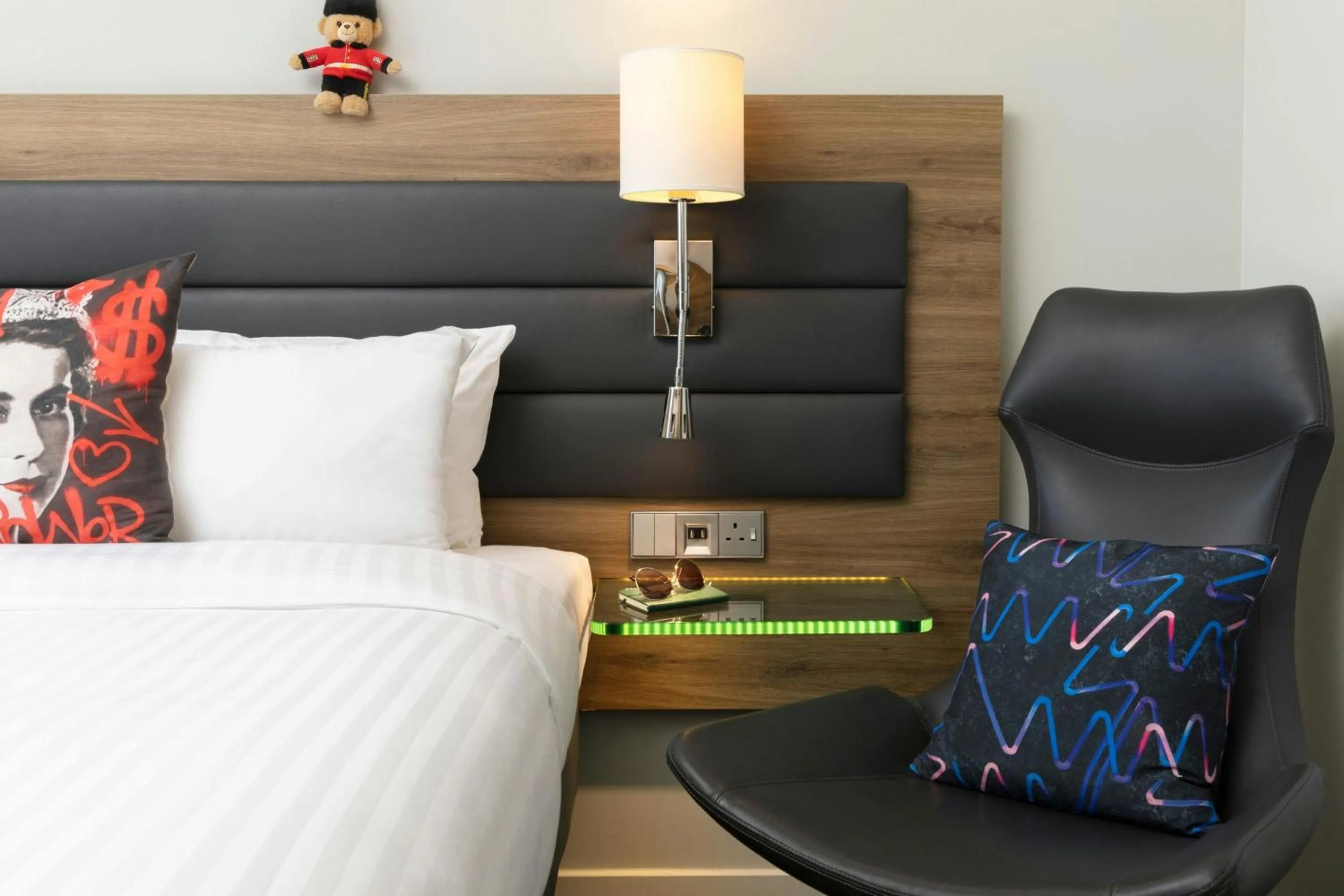 Photo of the whole room, Bed in Moxy London Excel