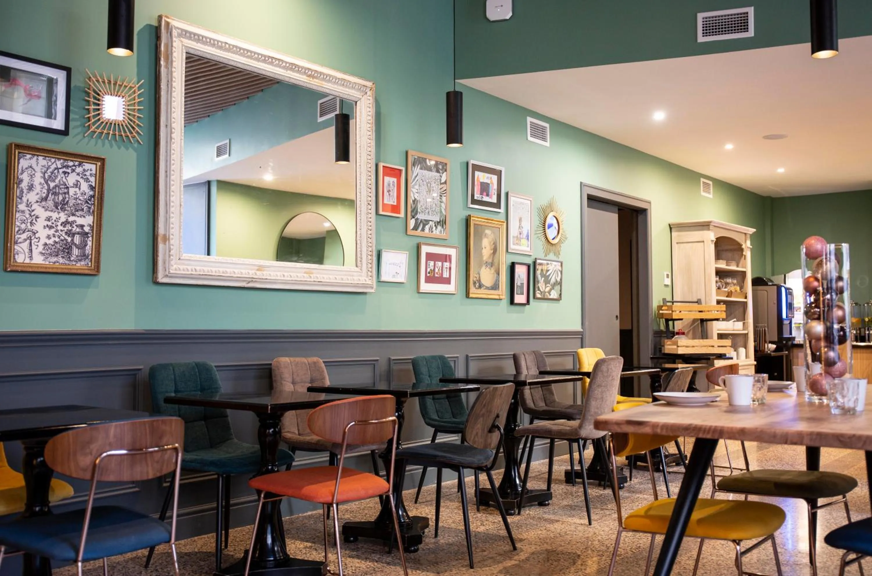 concierge in Hôtel Royal