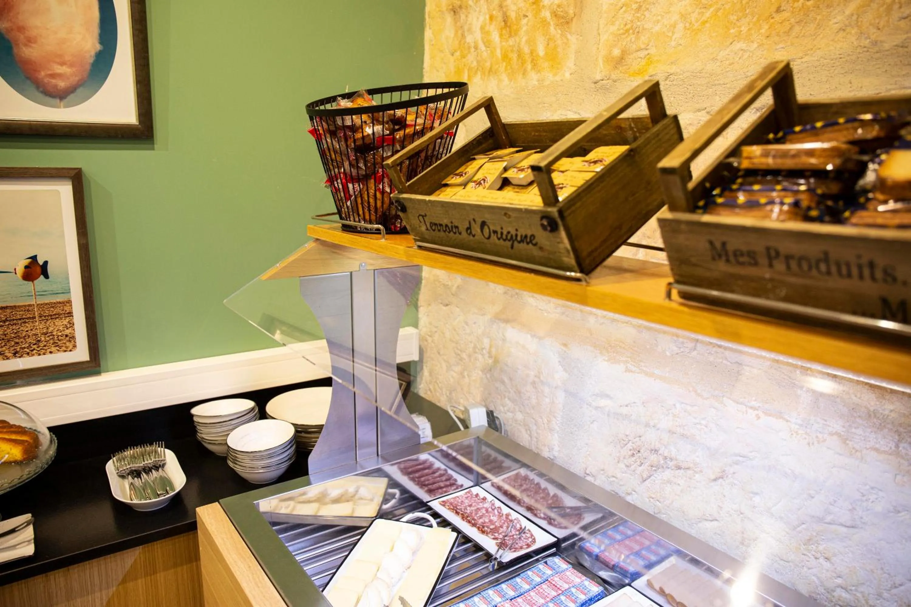 Buffet breakfast in Hôtel Royal