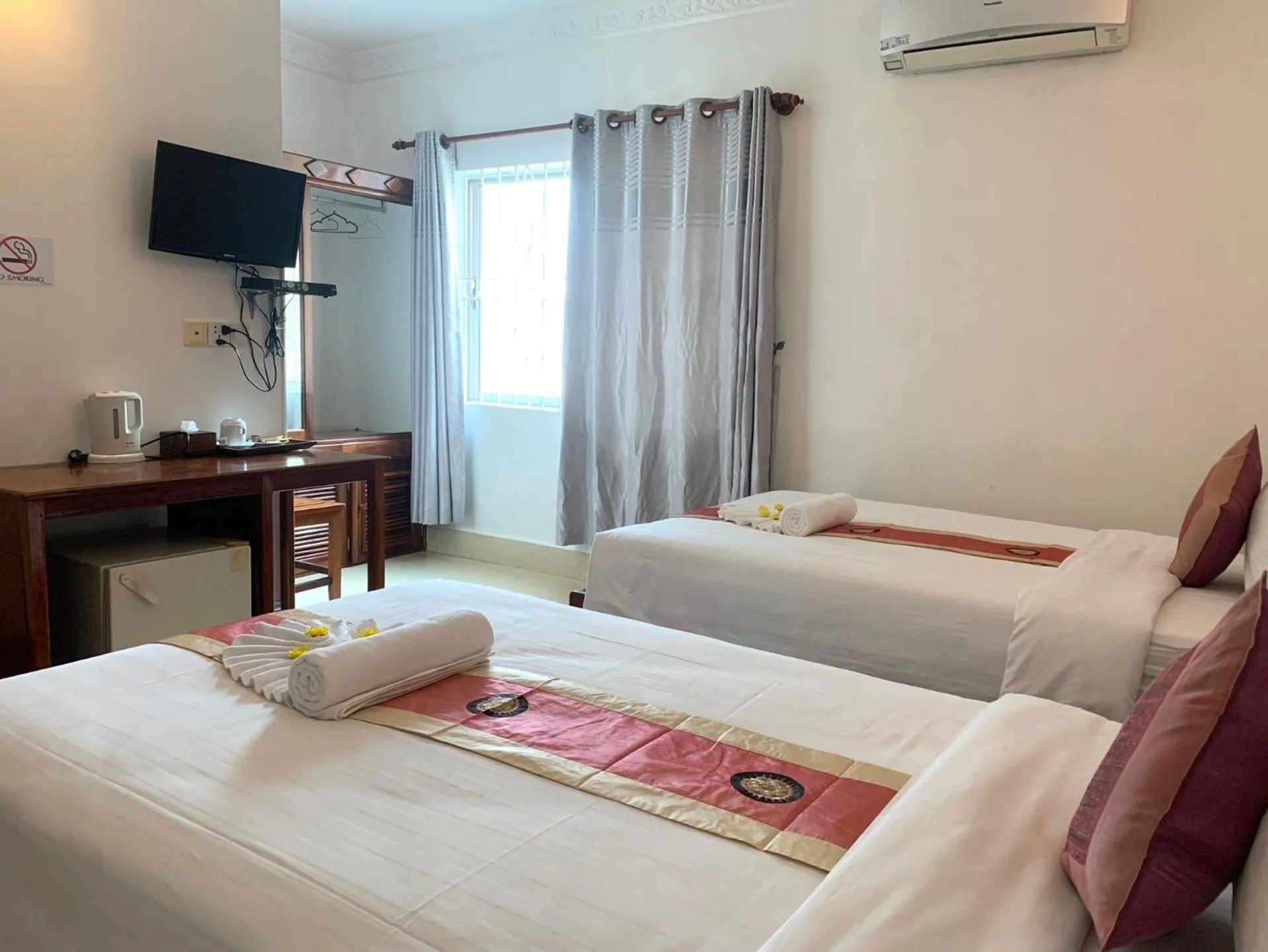 Bed in The One by Nika