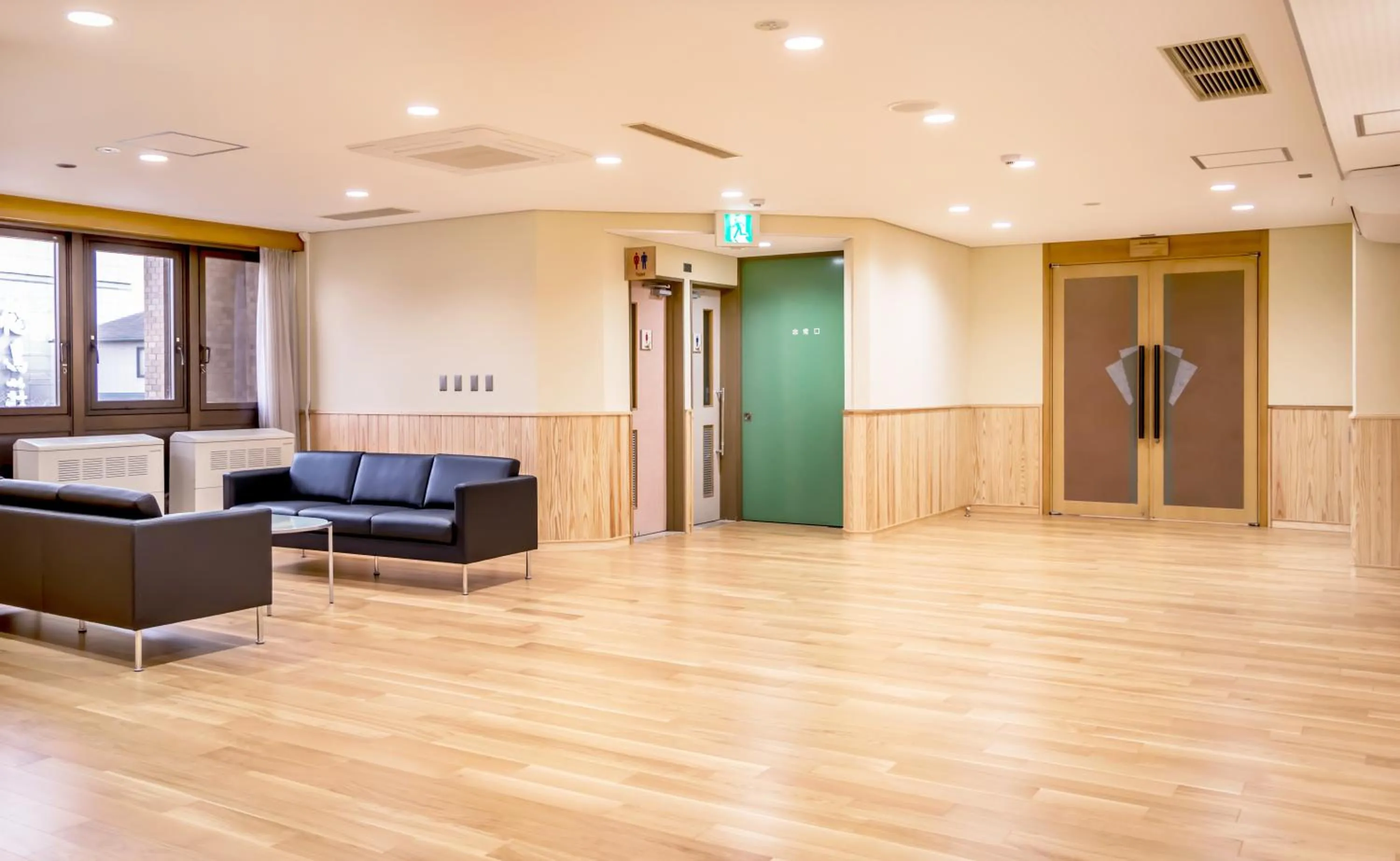 Communal lounge/ TV room in NARA Visitor Center and Inn