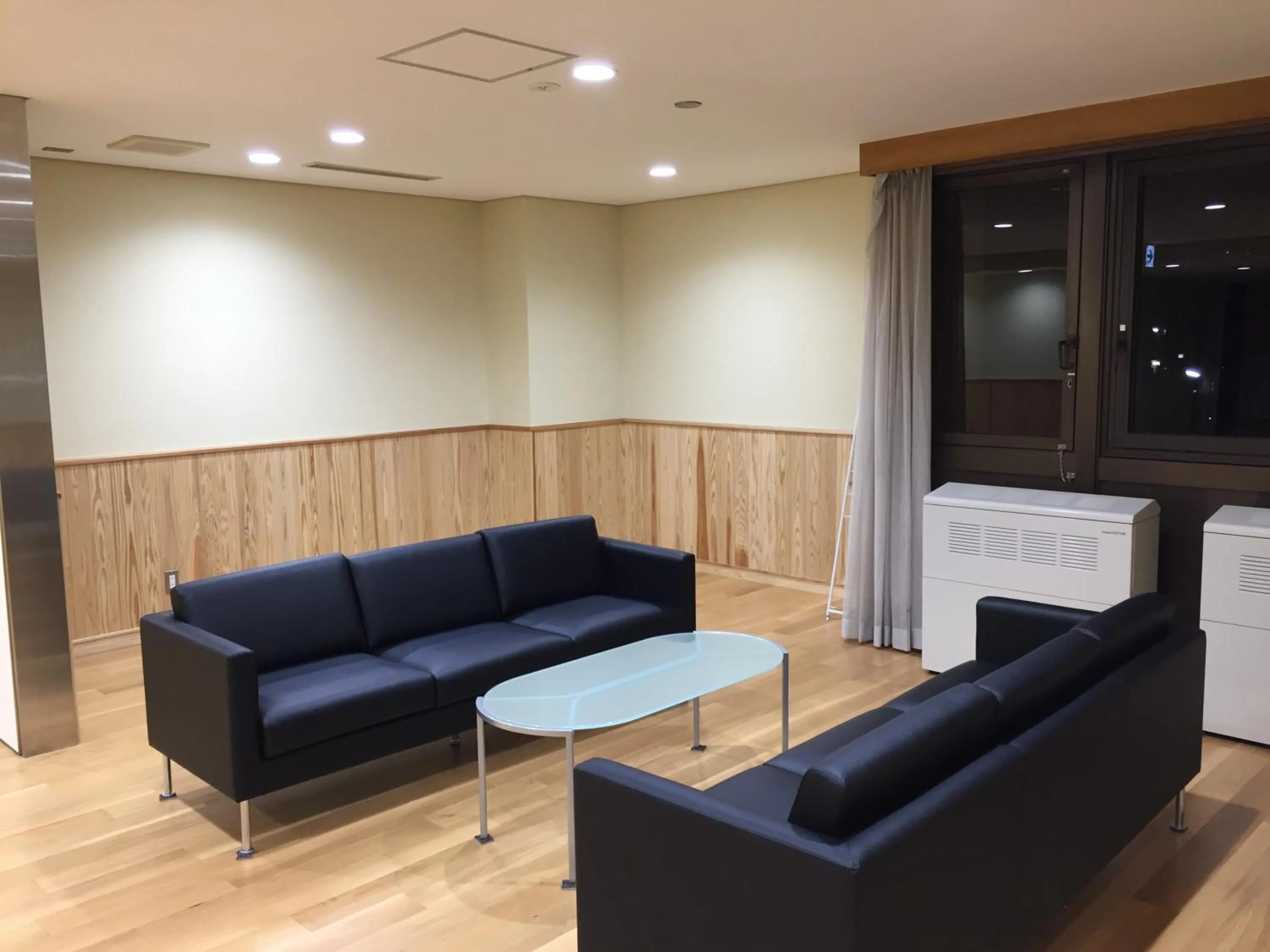 Communal lounge/ TV room in NARA Visitor Center and Inn
