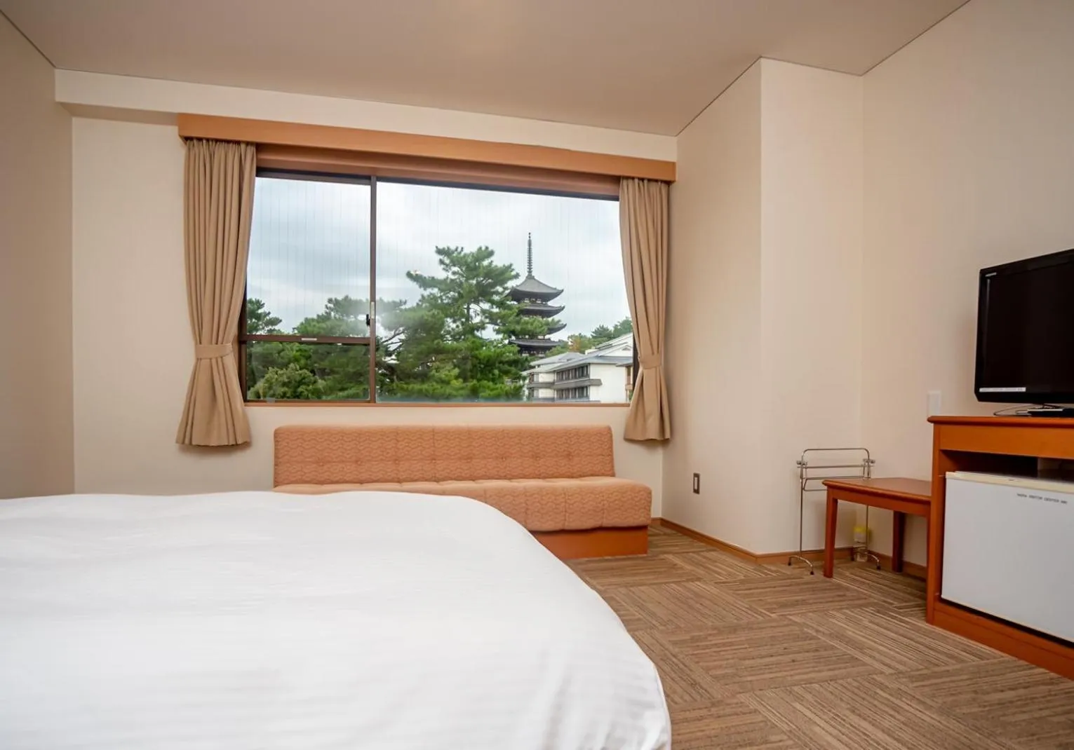 TV and multimedia, Bed in NARA Visitor Center and Inn