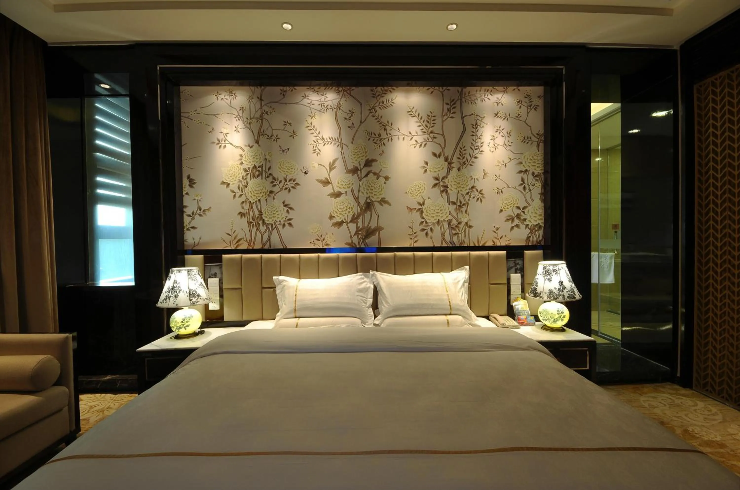 Photo of the whole room, Bed in Jin-Tai Holiday Hotel