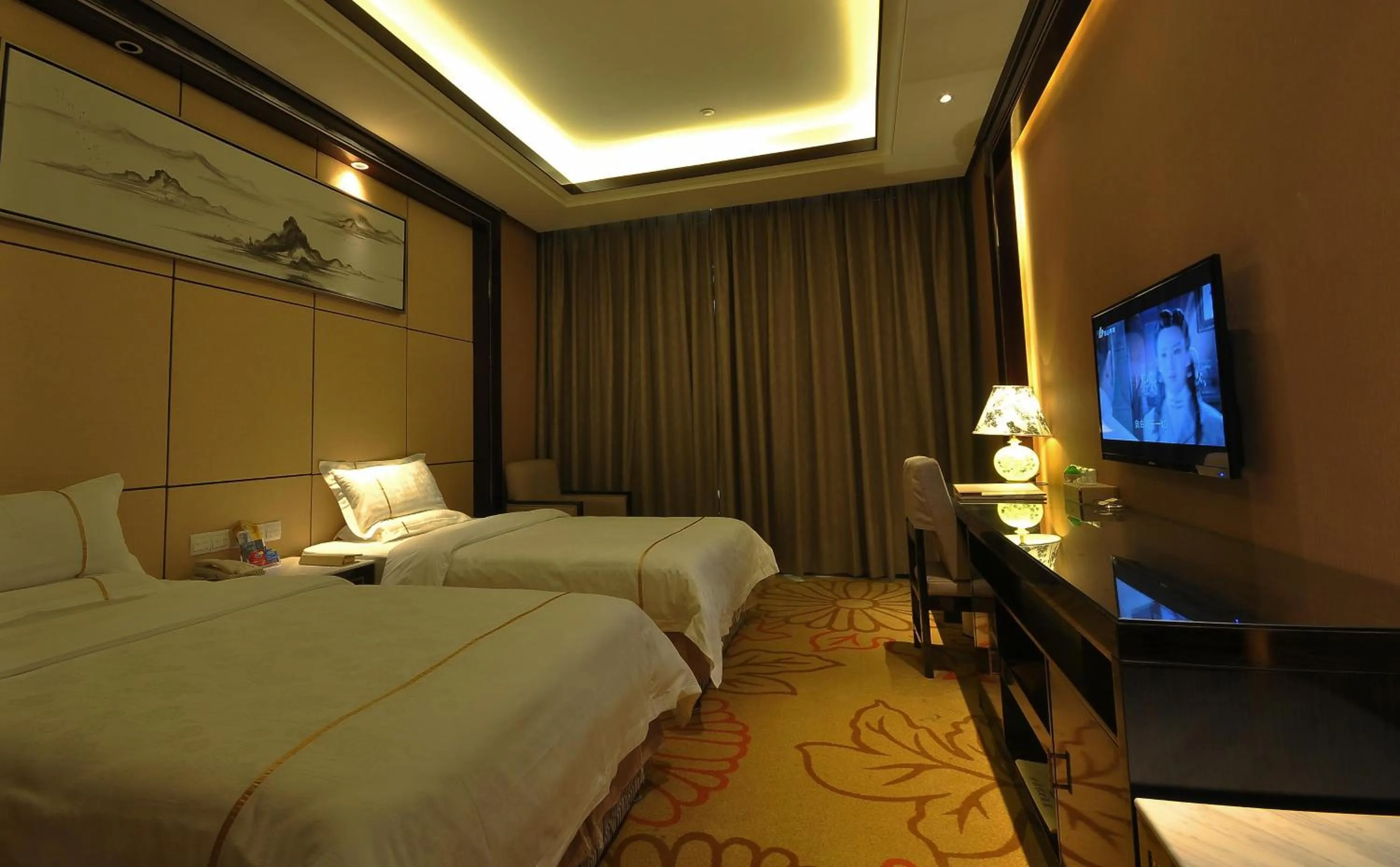 Photo of the whole room, Bed in Jin-Tai Holiday Hotel