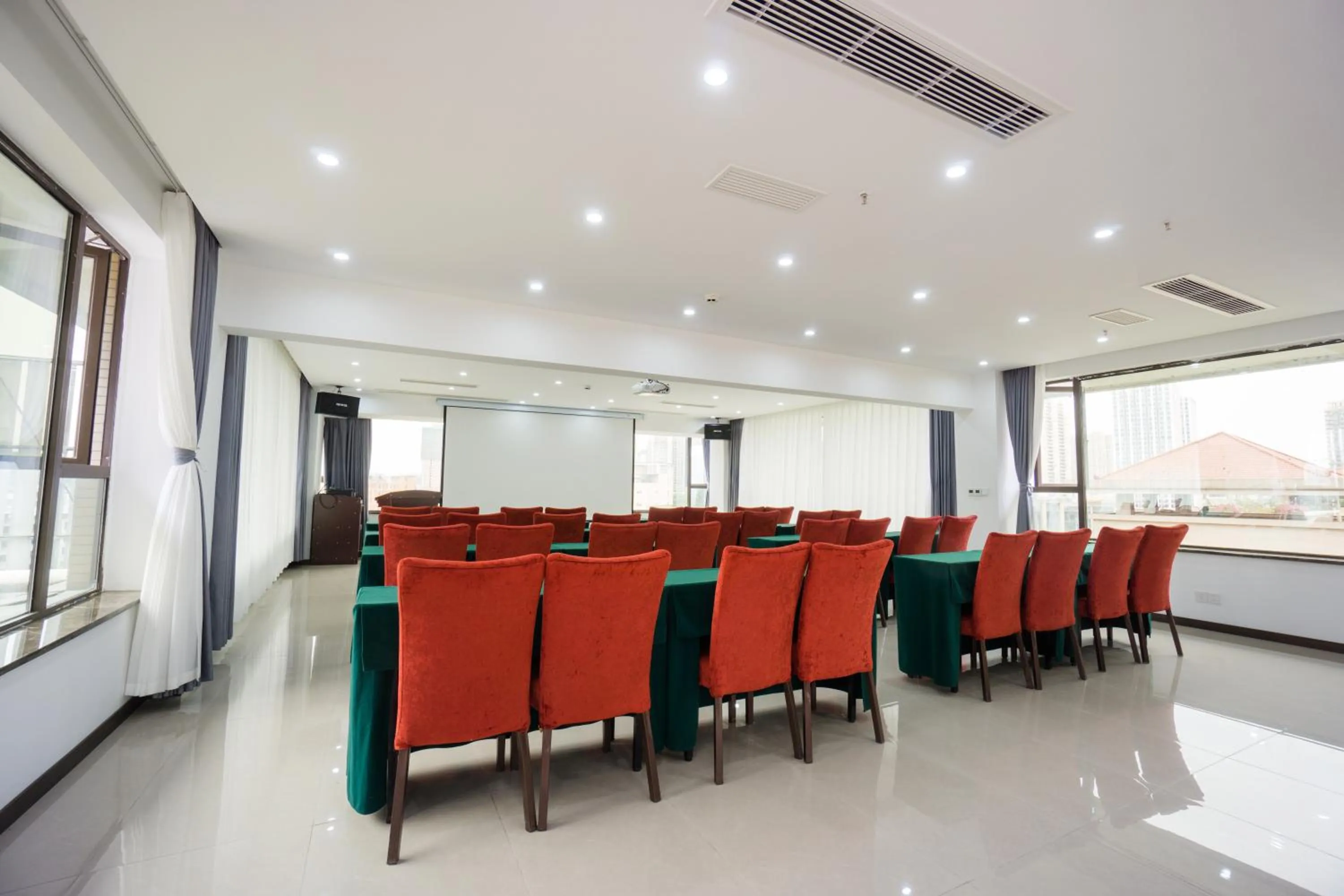 Meeting/conference room in Jin-Tai Holiday Hotel