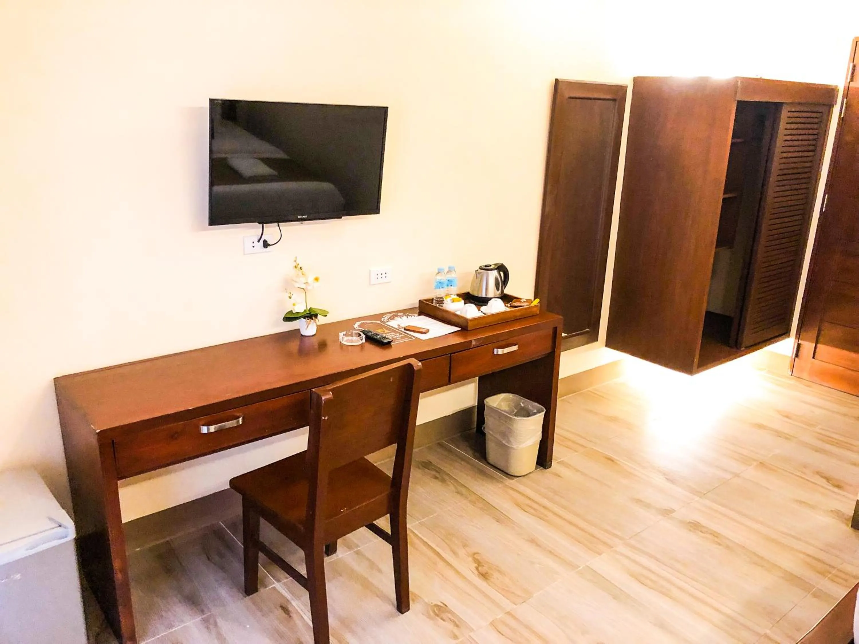 TV and multimedia in The Piccolo Hotel of Boracay