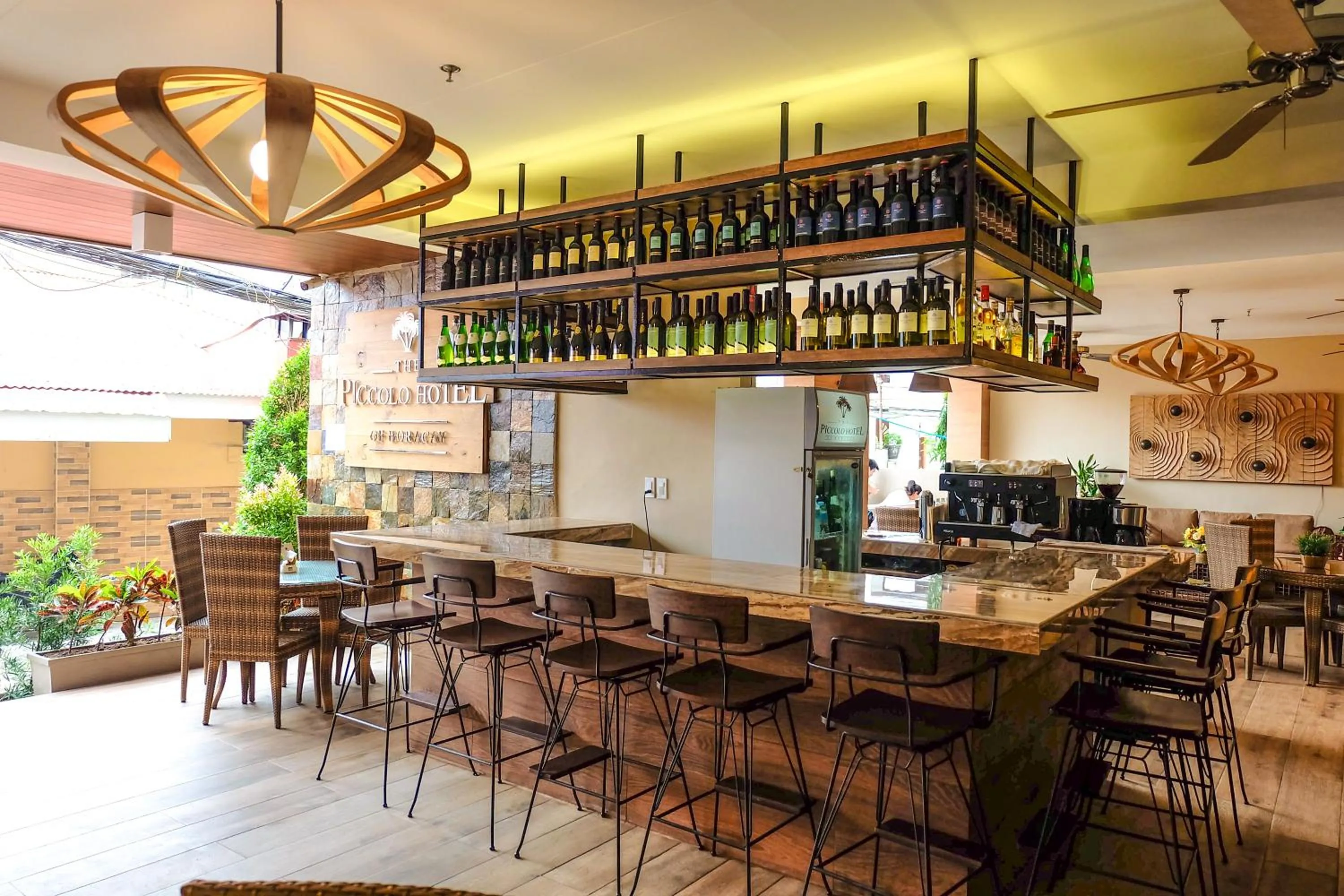 Lounge or bar in The Piccolo Hotel of Boracay