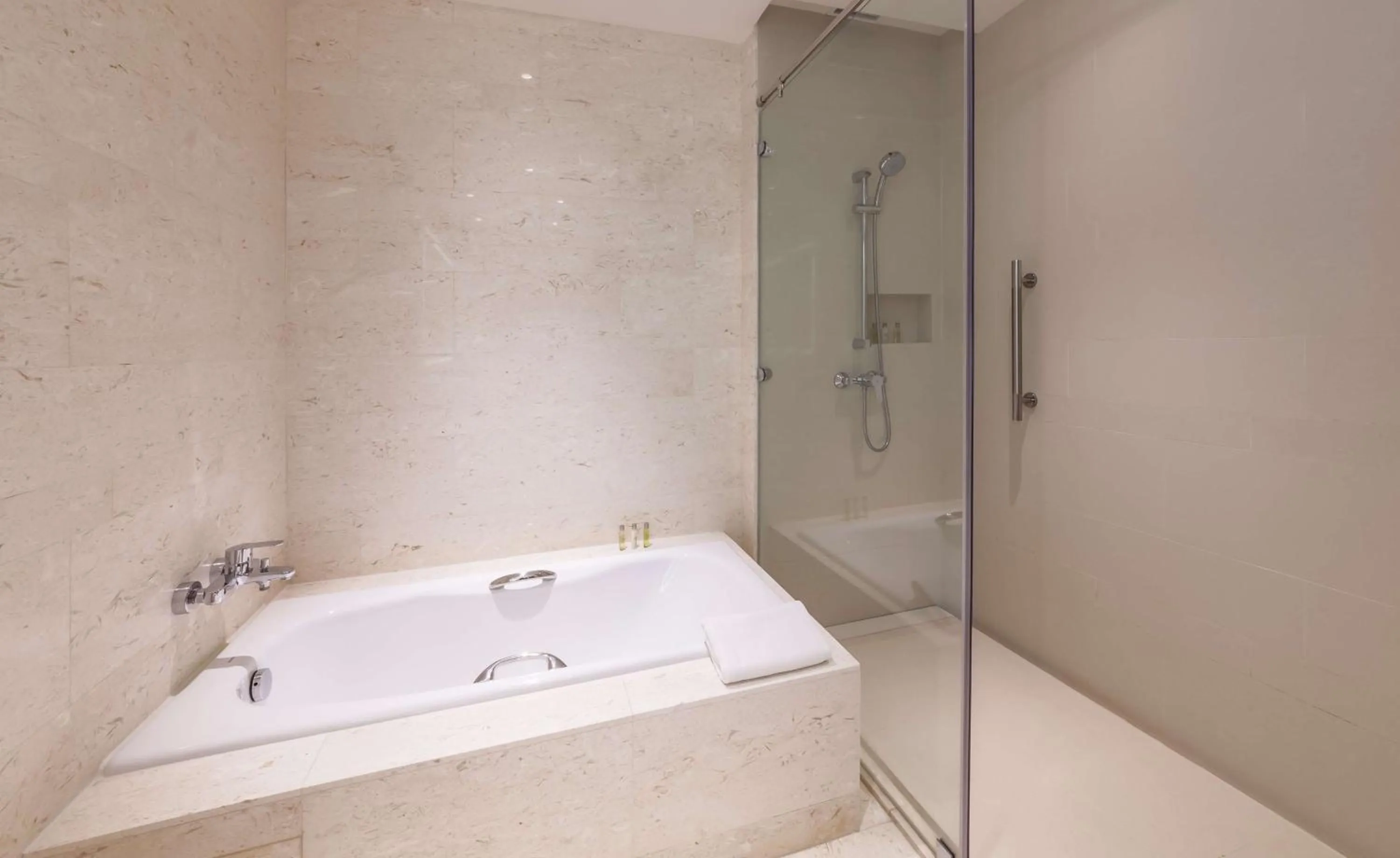 Bathroom in Hilton Garden Inn Hong Kong Mongkok